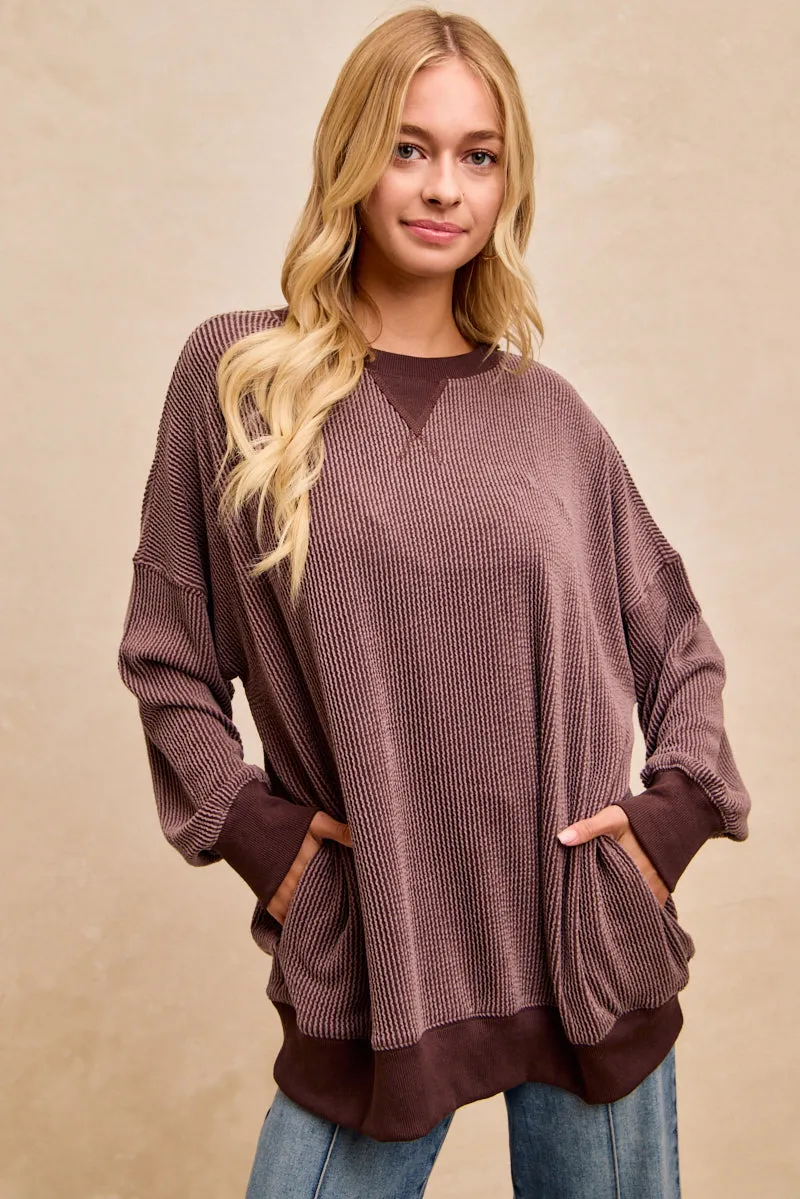 IT4471G-02 | V RIB DETAIL TWO TONE RIB OVERSIZED SWEATSHIRT TOP Odor Resistant Technology