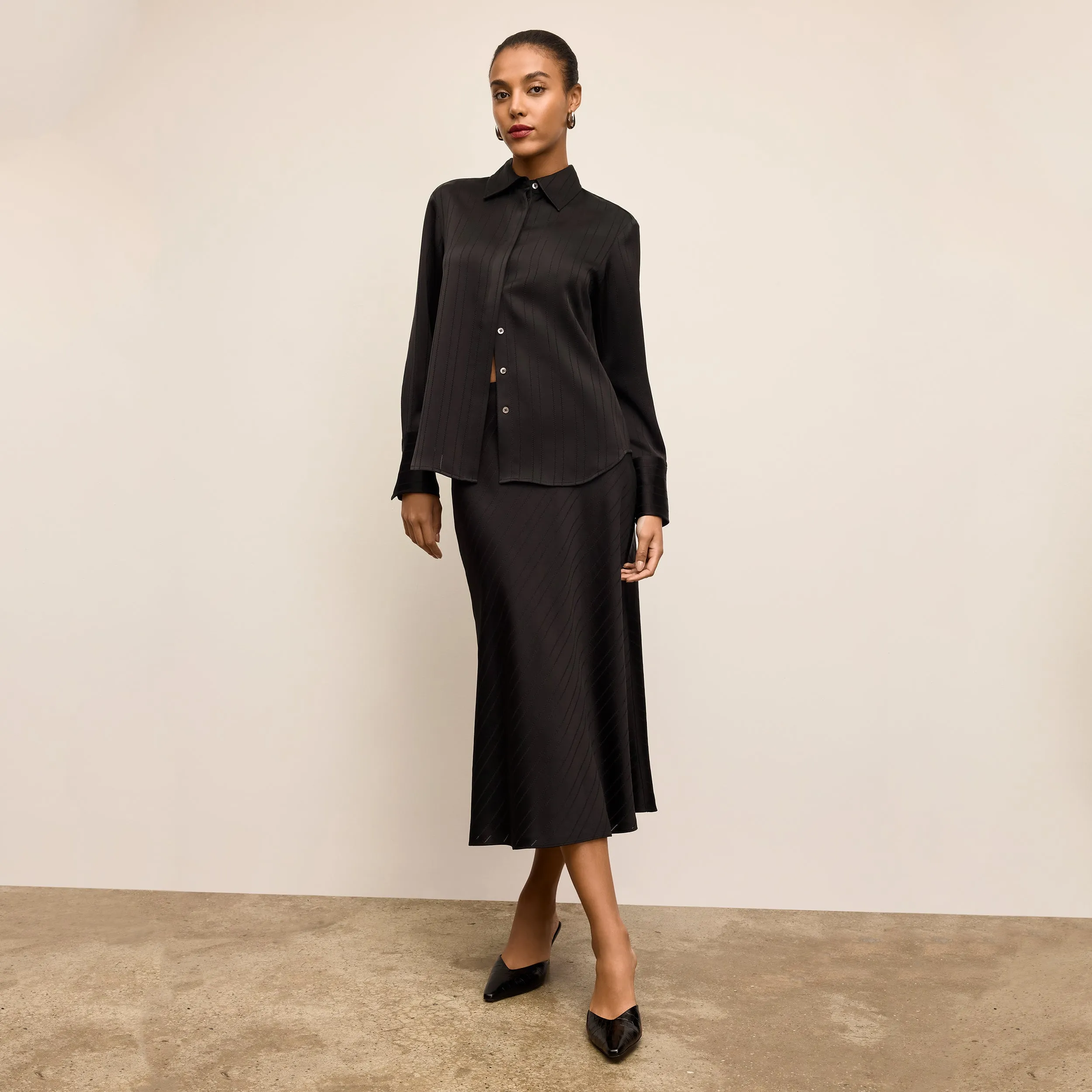 Mira Anywhere Shirt - Luxe Pointelle :: Black DoubleStitched Hem standard fit