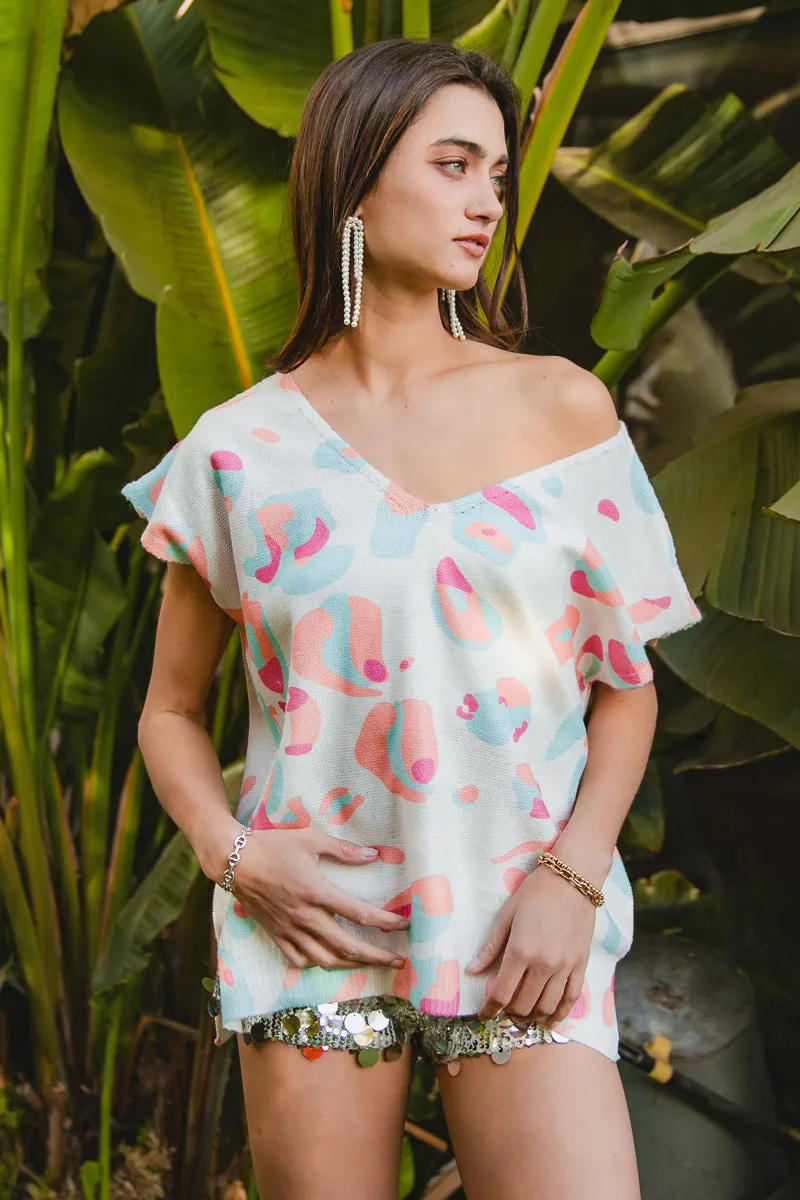 Reinforced Shoulders Anti Pill Surface IT4044R-01 | LEOPARD PRINTED V NECK DOLMAN SWEATER TOP