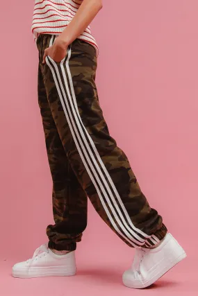 Transitional Layer Flexible Hem Adjustment IB1741-01P | SIDE LINES CAMOUFLAGE TRACK PANTS