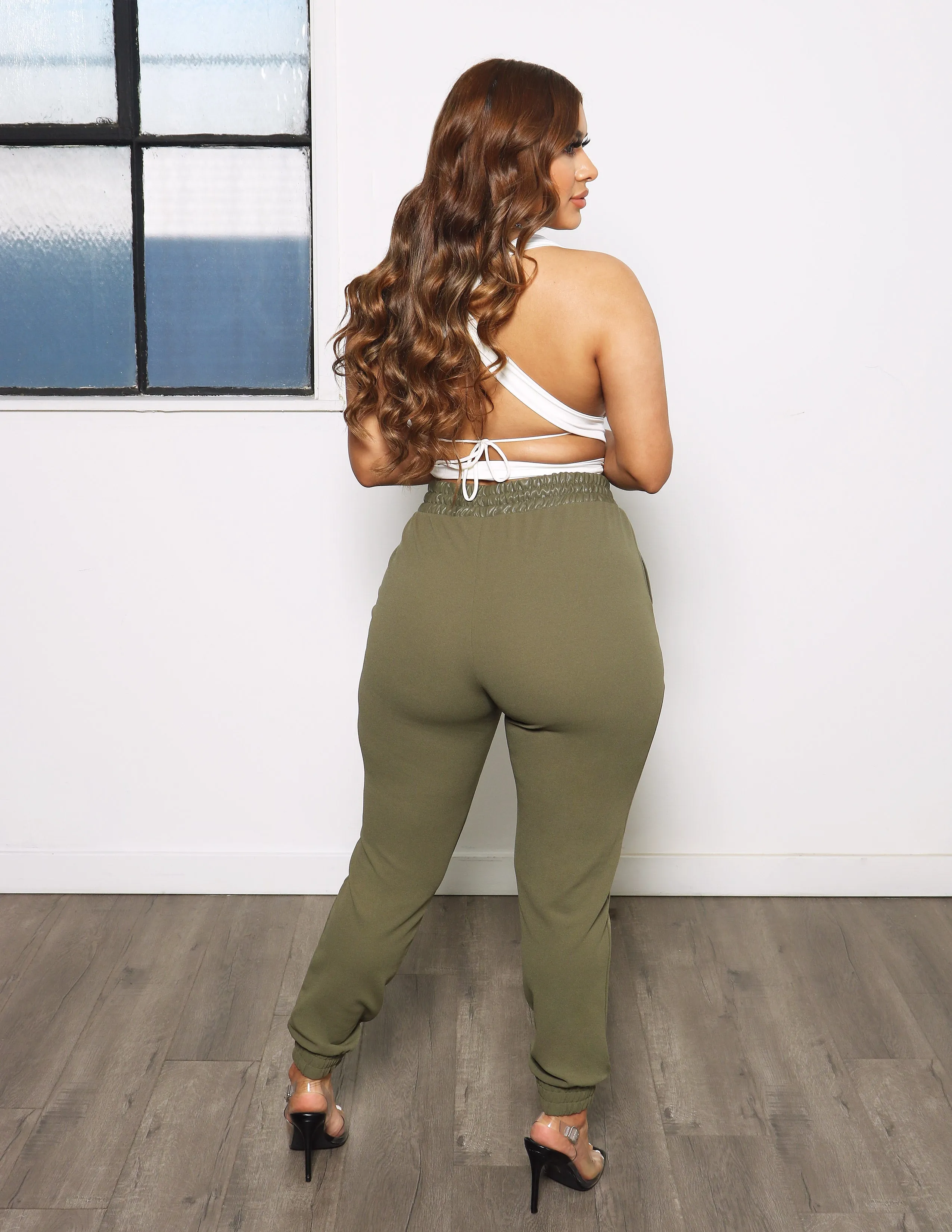 Tagless Design Ms. Independent Knit Crepe PU Pocket Jogger