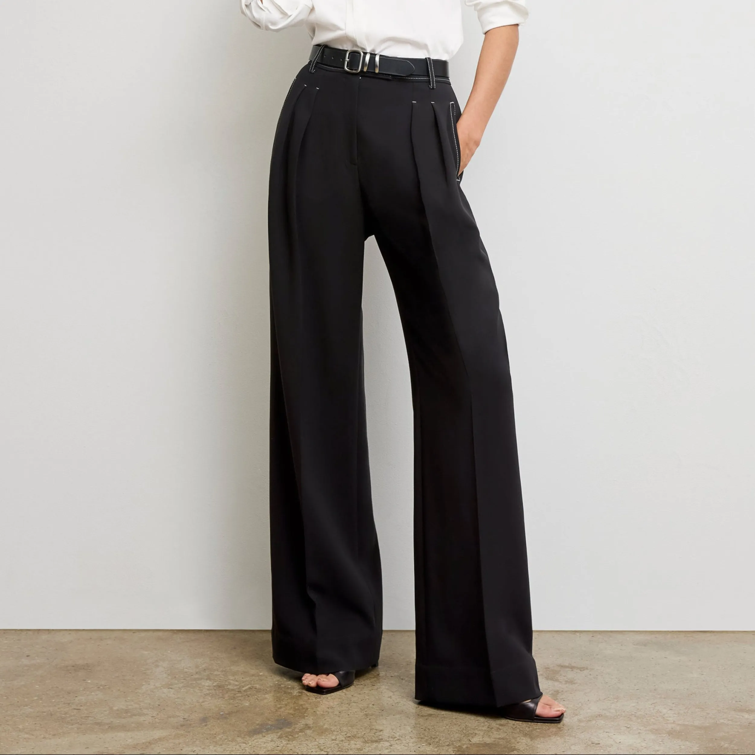 BrushedInnerSurface All-Season Wear Bia Pleated Trouser - Everyday Crepe with Topstitch :: Black