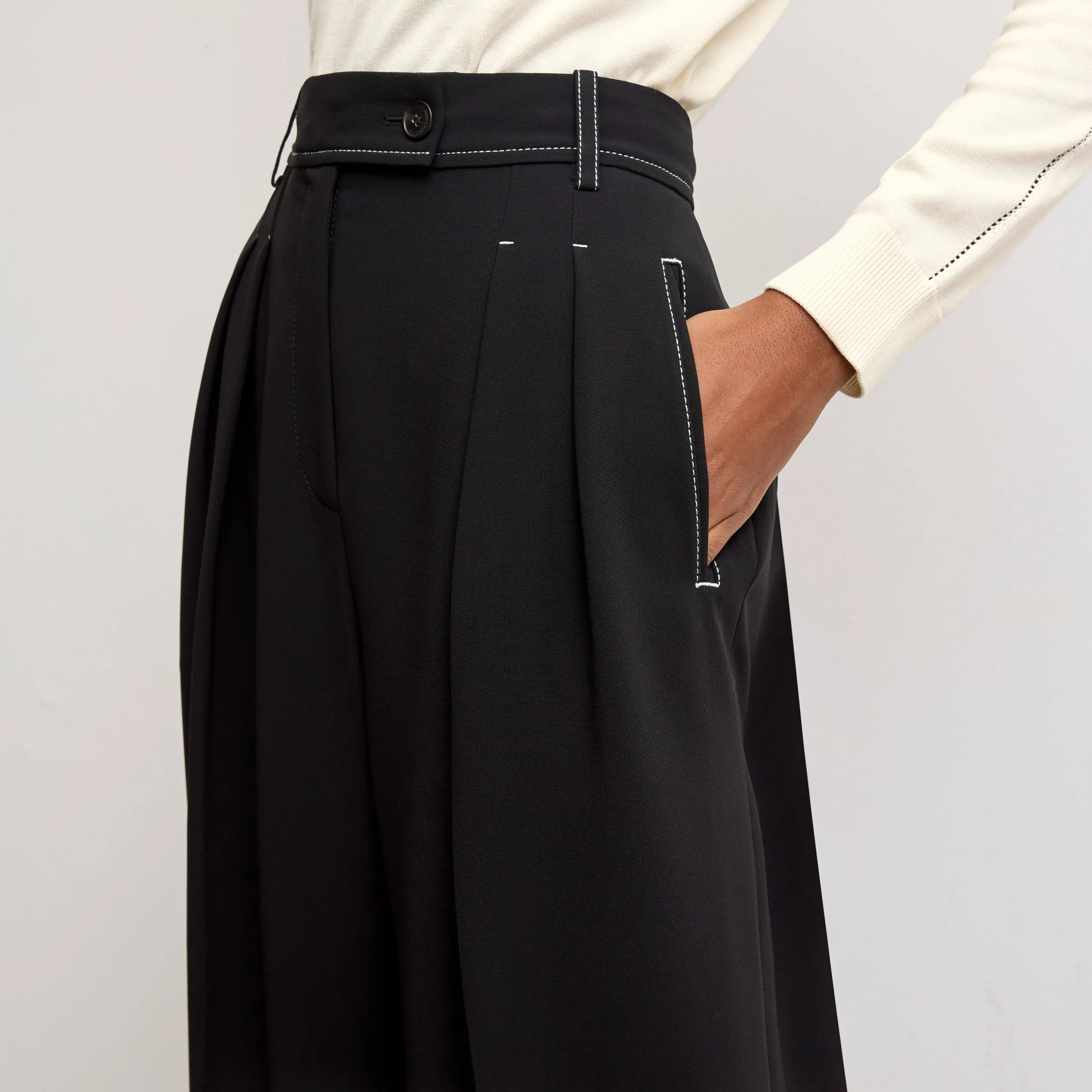 Loose cut MicroPerforated Details Bia Pleated Trouser - Everyday Crepe with Topstitch :: Black