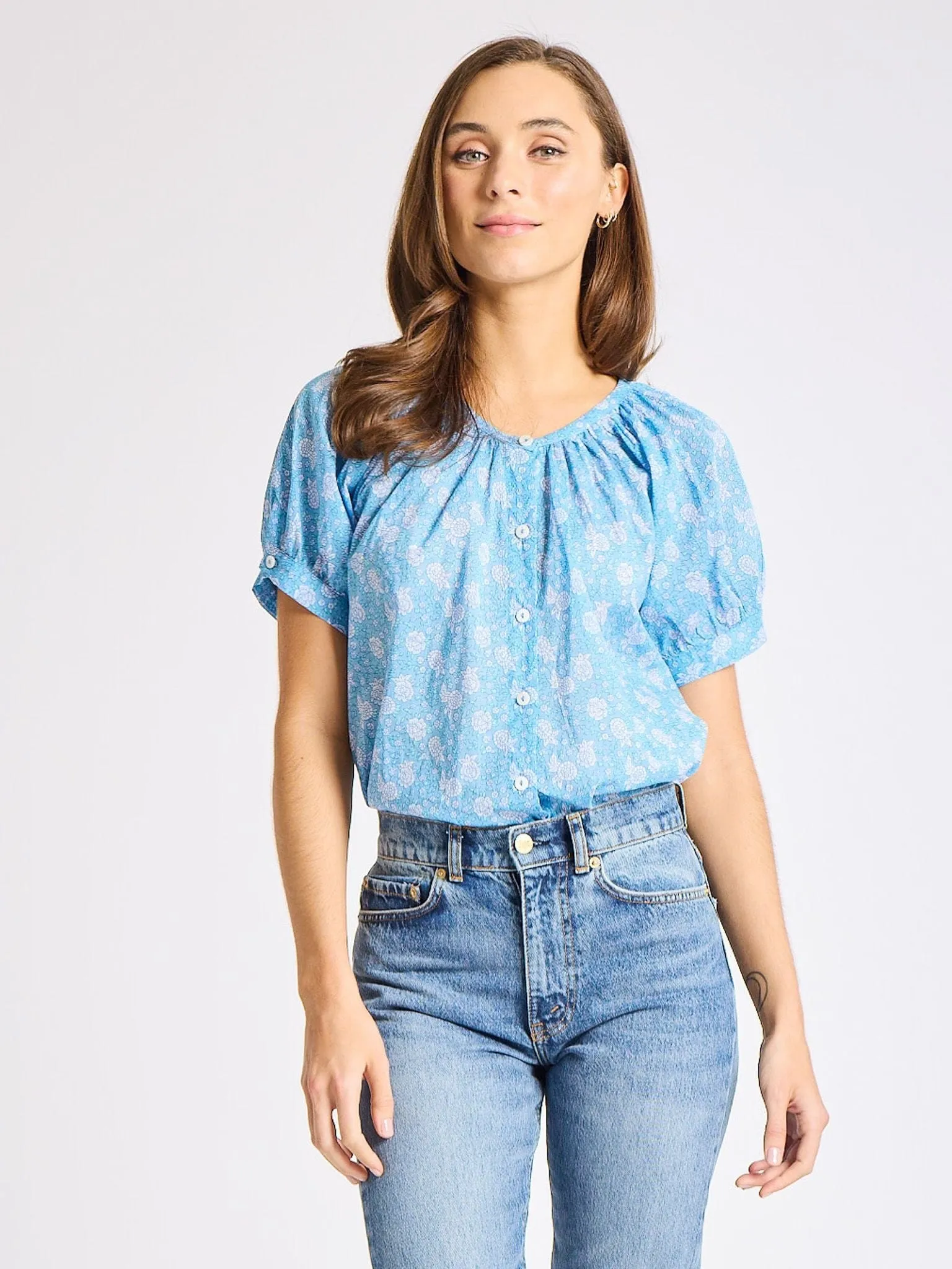 Naomi Top in Charleston Floral ReflectiveTrimDetails FadeResistant Finish