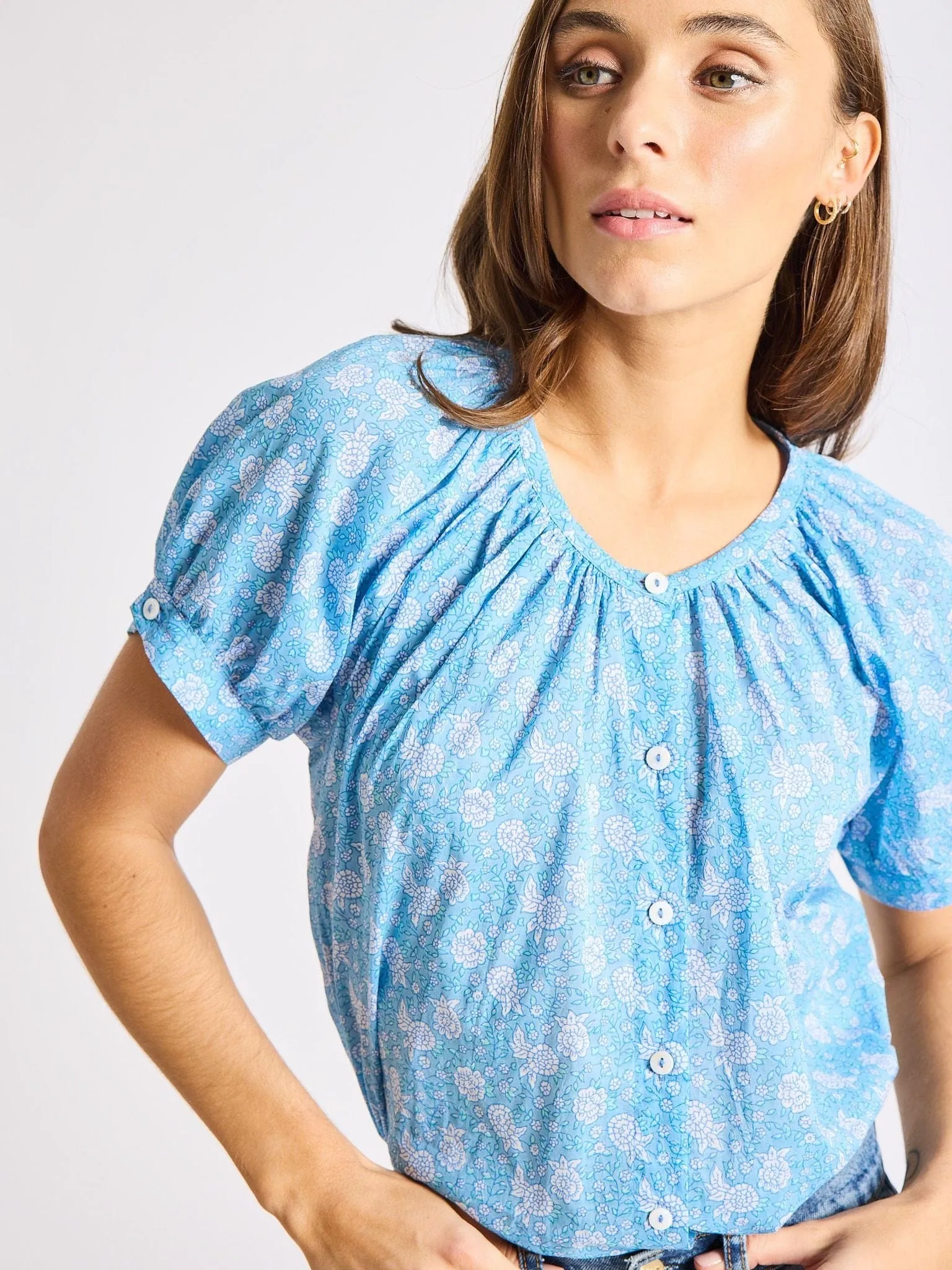 FlexibleCollarStructure Naomi Top in Charleston Floral