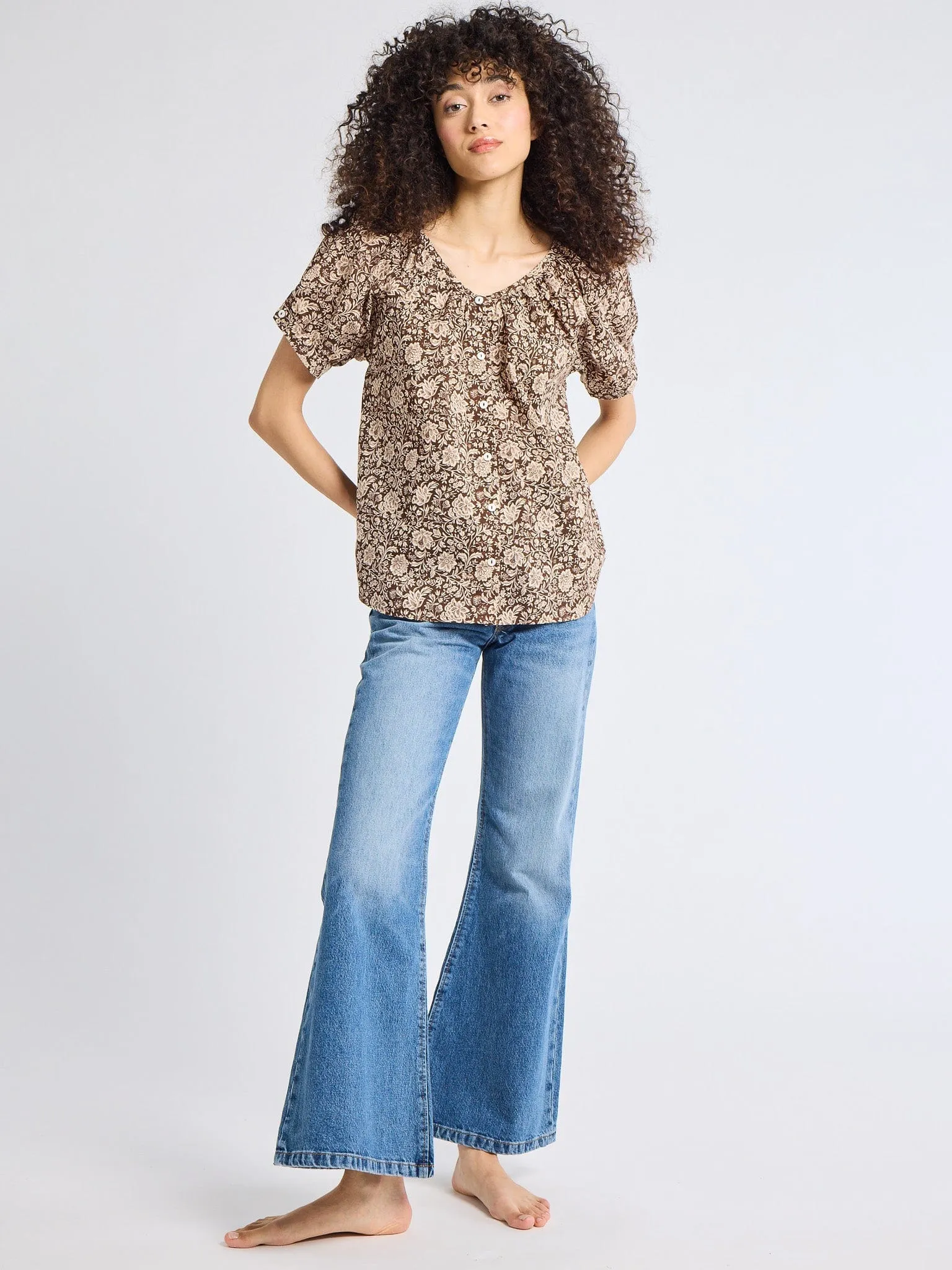 ReflectiveTrim Non Irritating Seam Finish Naomi Top in Cocoa Floral