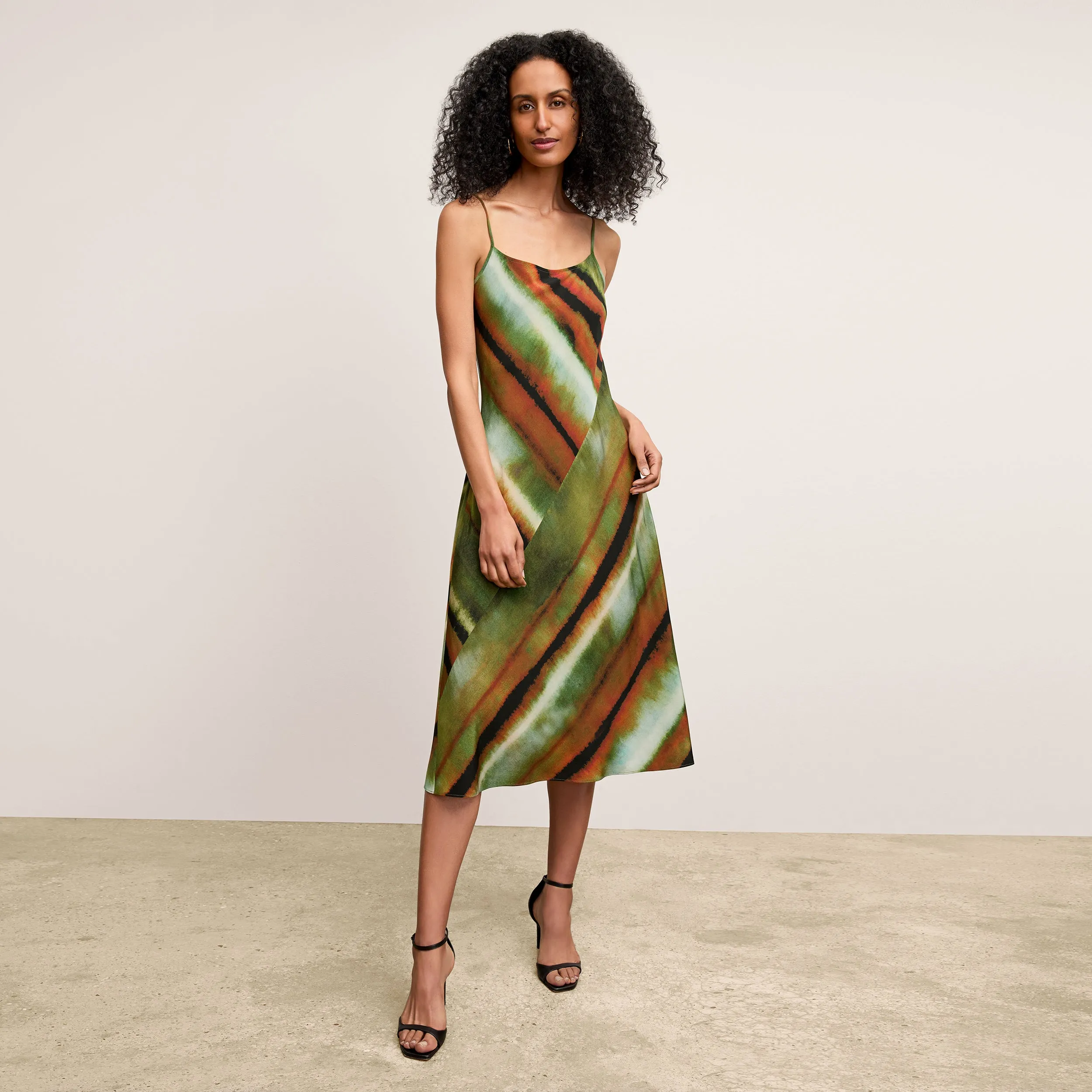 Tagless Neckline Flatlock Seam Design Nene Slip Dress - Washable Silk :: Faded Print