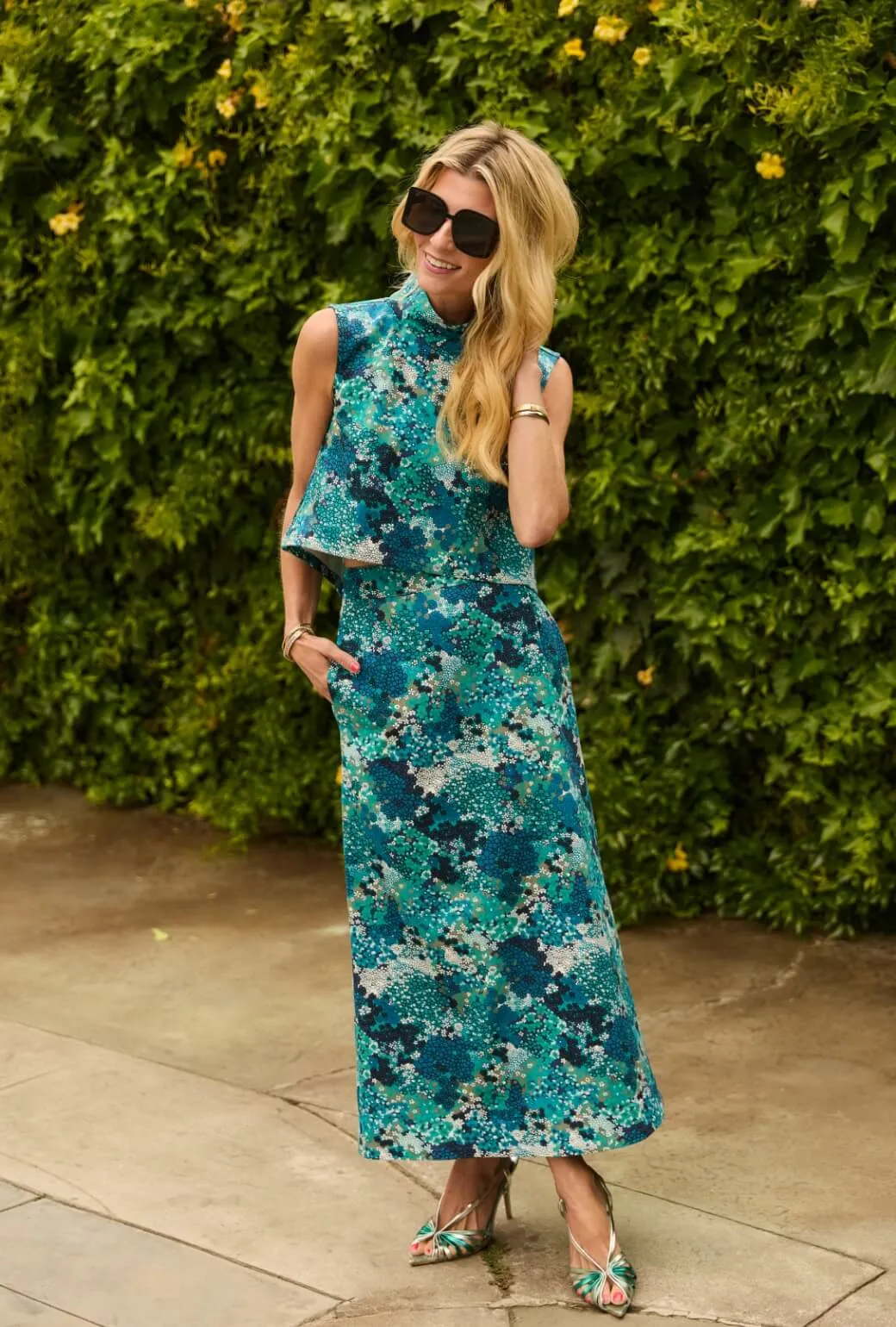 Simple Pullover AthleisureReady Hostess Set - Aqua Floral