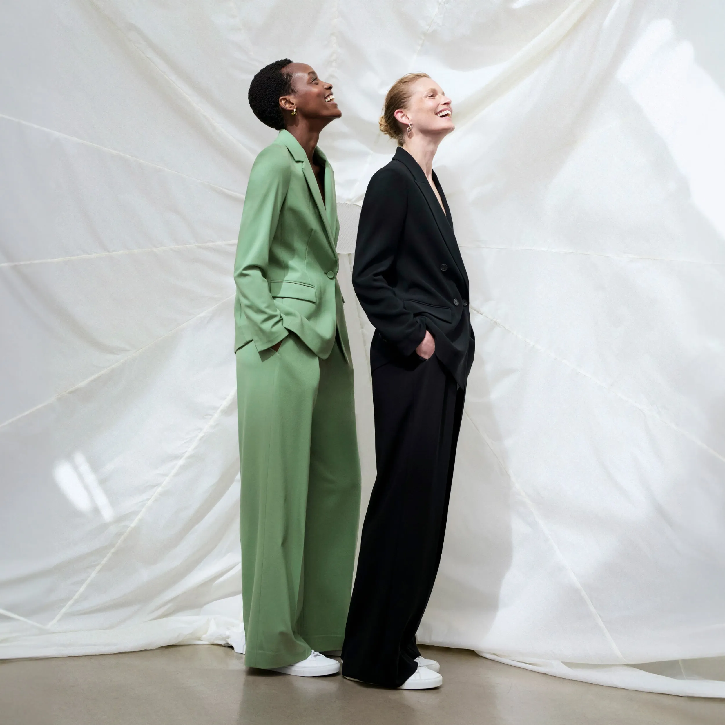 Airflow Optimized Weave NoiseReducing Mechanism Zuri Pleated Trouser - Washable Wool Twill :: Parisian Green