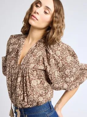 Antistatic Full Coverage Fit Charlie Top in Cocoa Floral