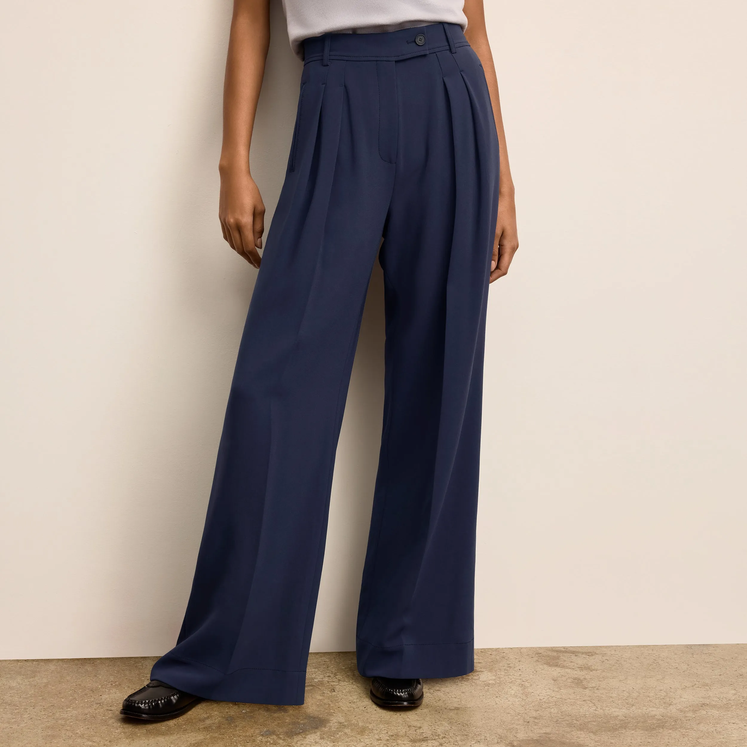 Smooth Stitching Bia Pleated Trouser - Everyday Crepe with Topstitch :: Oxford