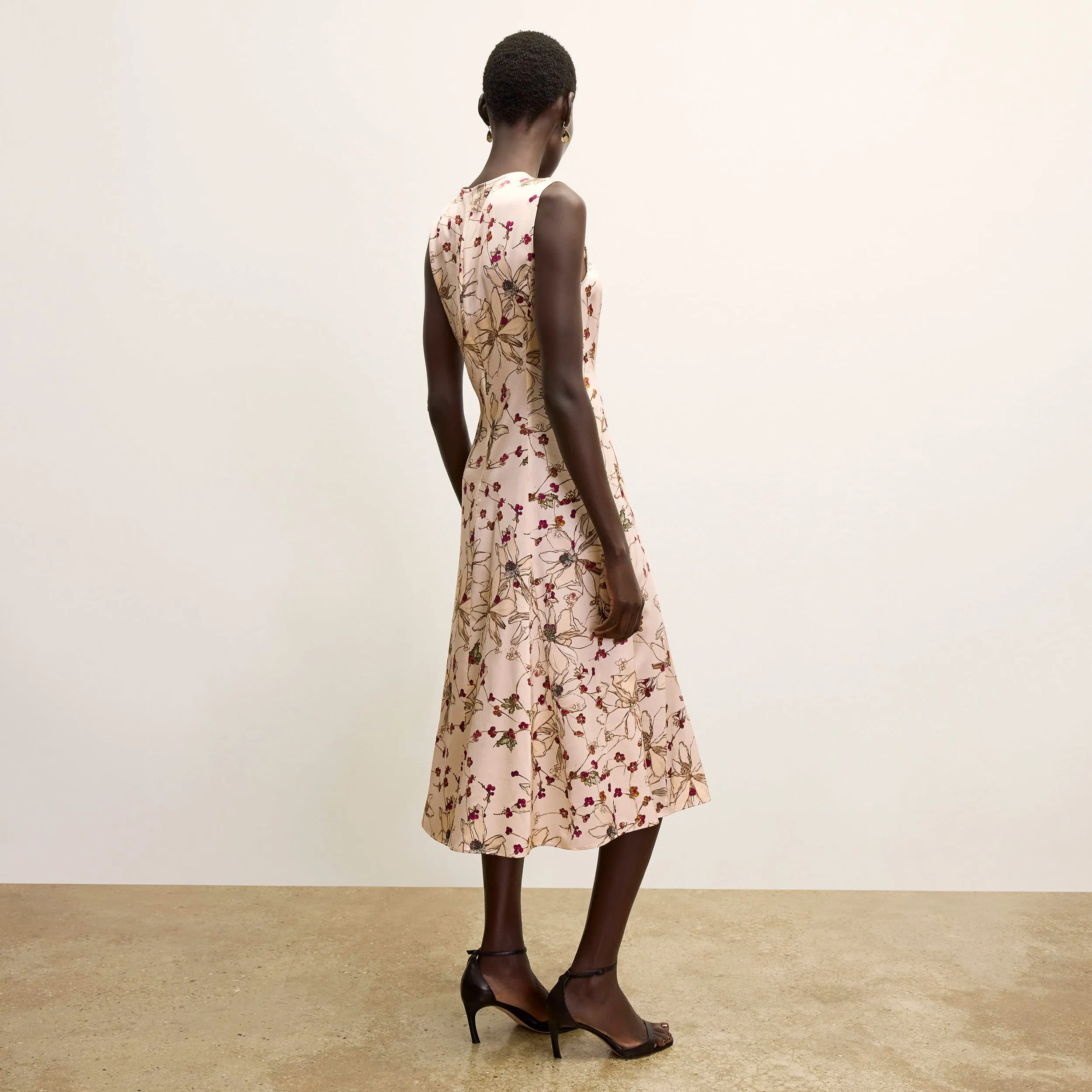 Nyla Dress - Washable Silk Charmeuse :: Botanical Print AntiPillingFinish FlexibleLayeredConstruction retro look