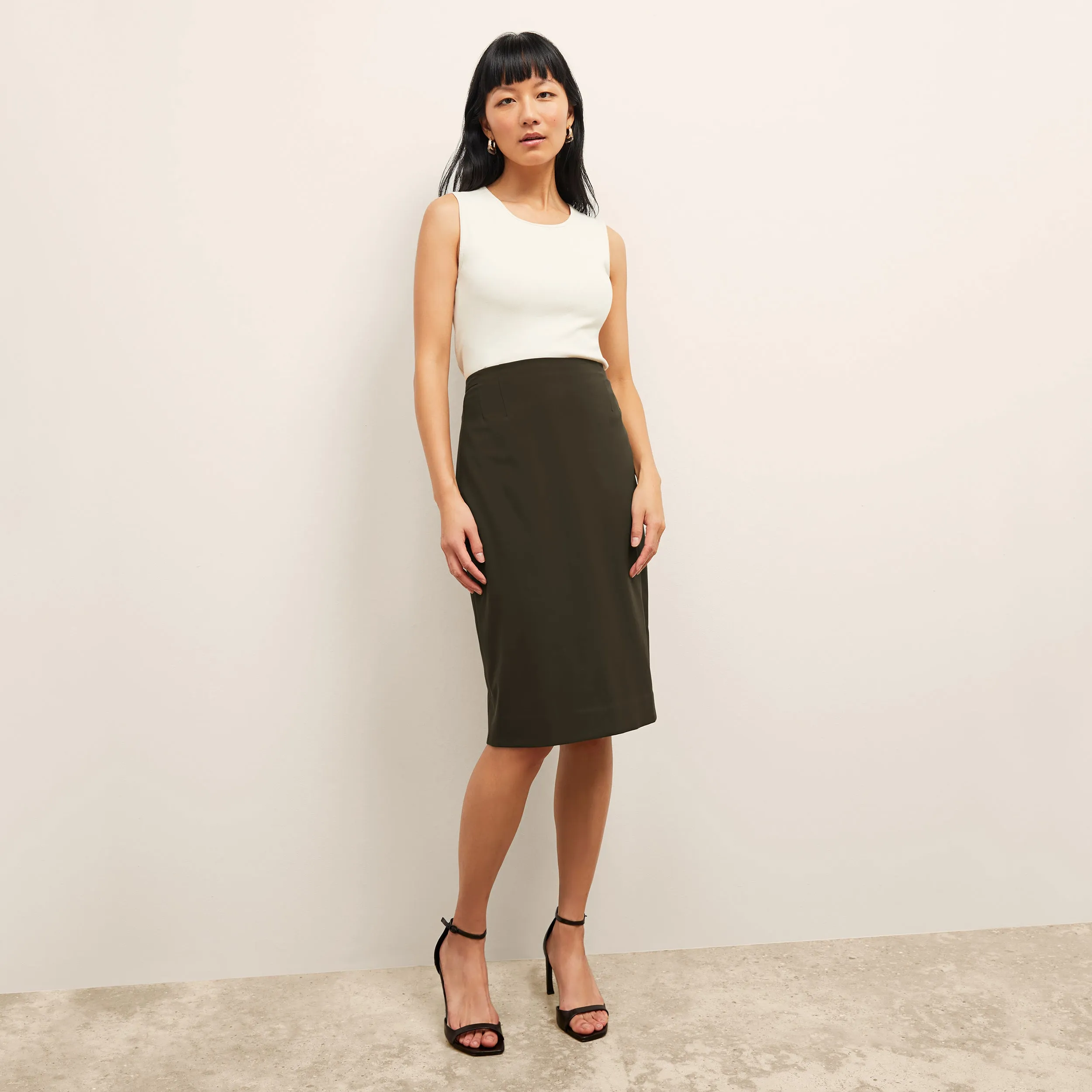 Drop Shoulder Silhouette Activewear Top OdorControl Cobble Hill Skirt - OrigamiTech :: Olive