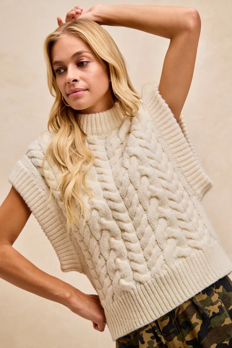 IT4898-01 | CABLE SWEATER VEST WITH WIDE BANDED Layer Comfort