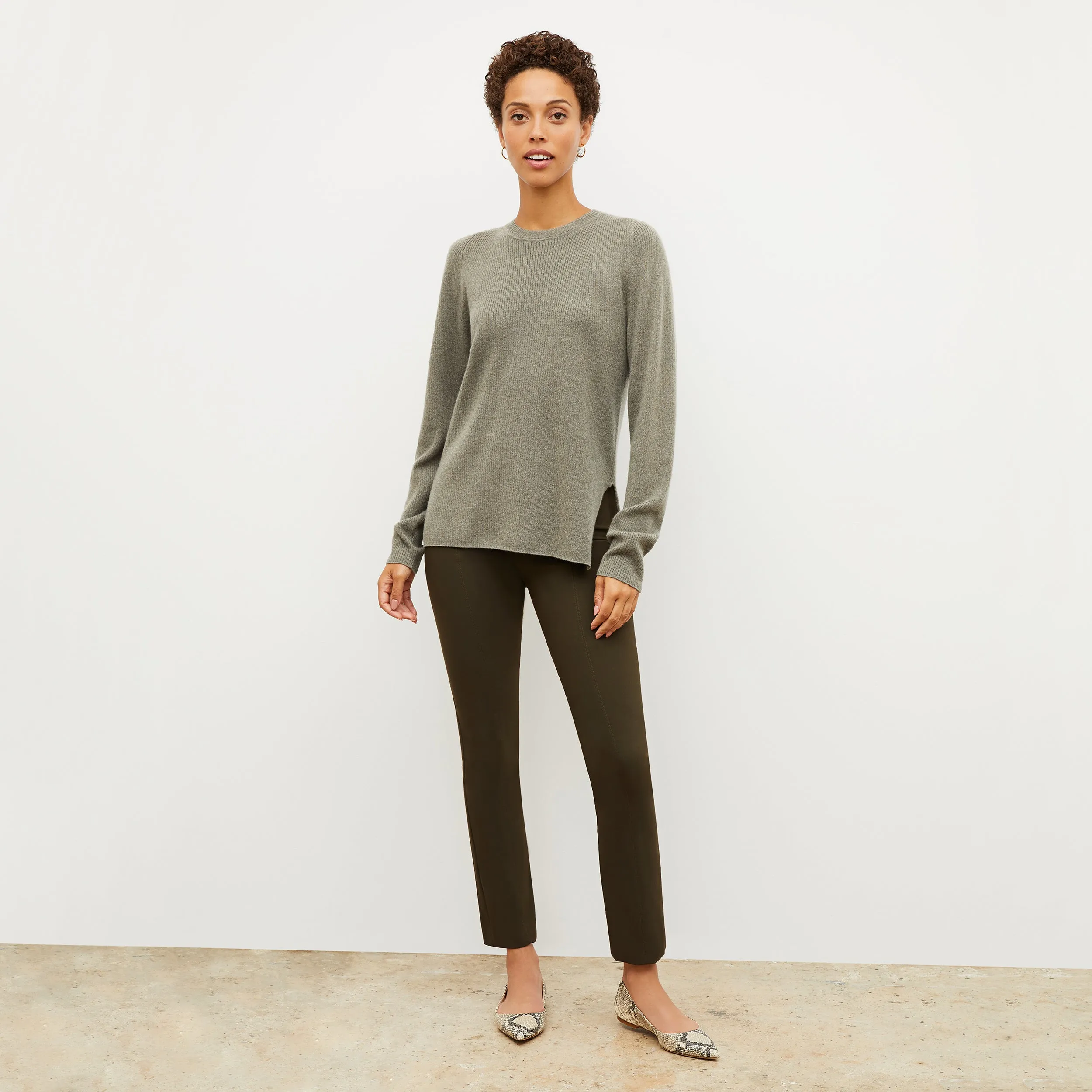 Contoured Side Panels Ollie Sweater - Cashmere :: Dark Moss