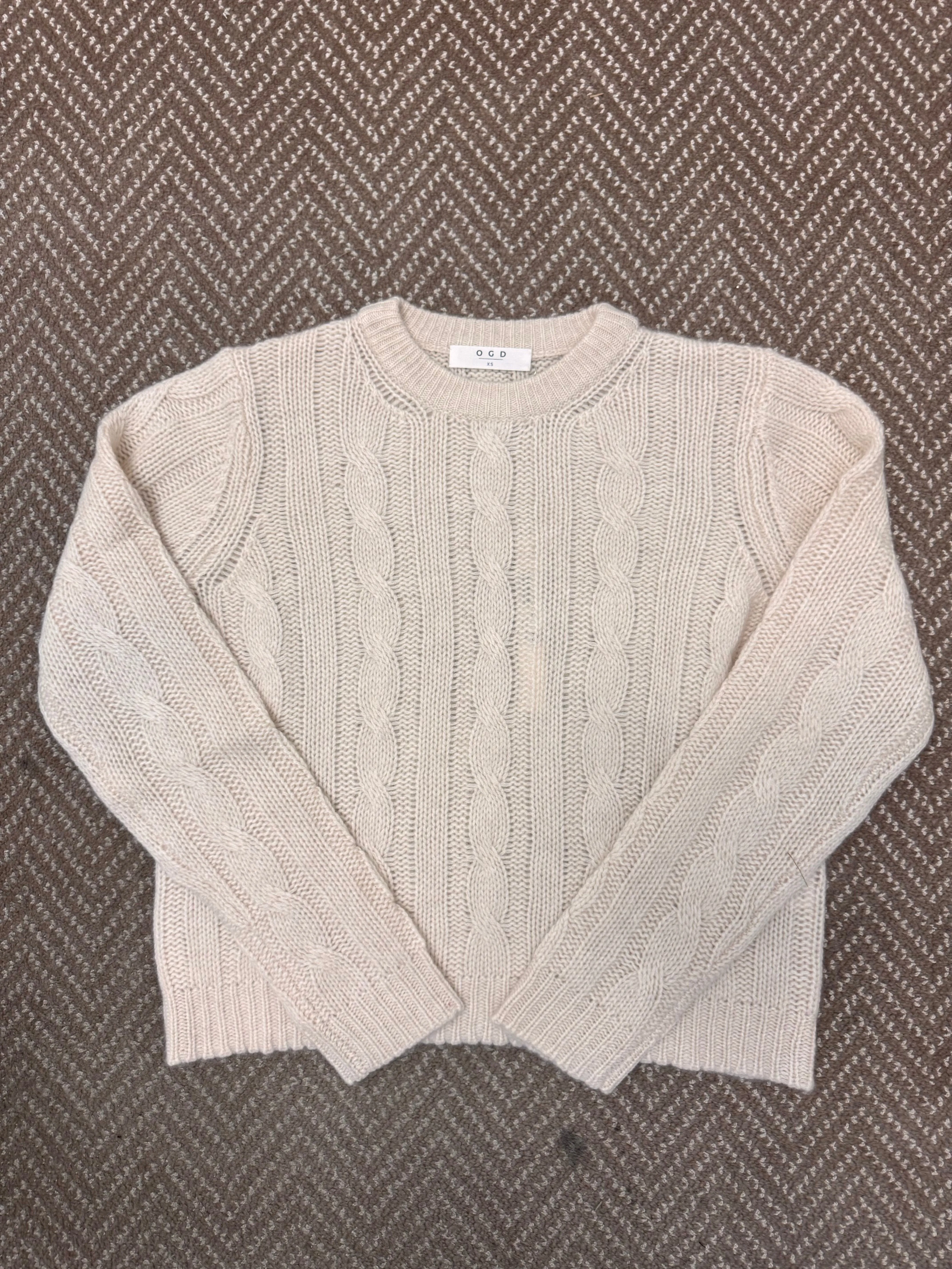 ONE GREY DAY MEL CASHMERE PULLOVER TwoToneEffect elegant design