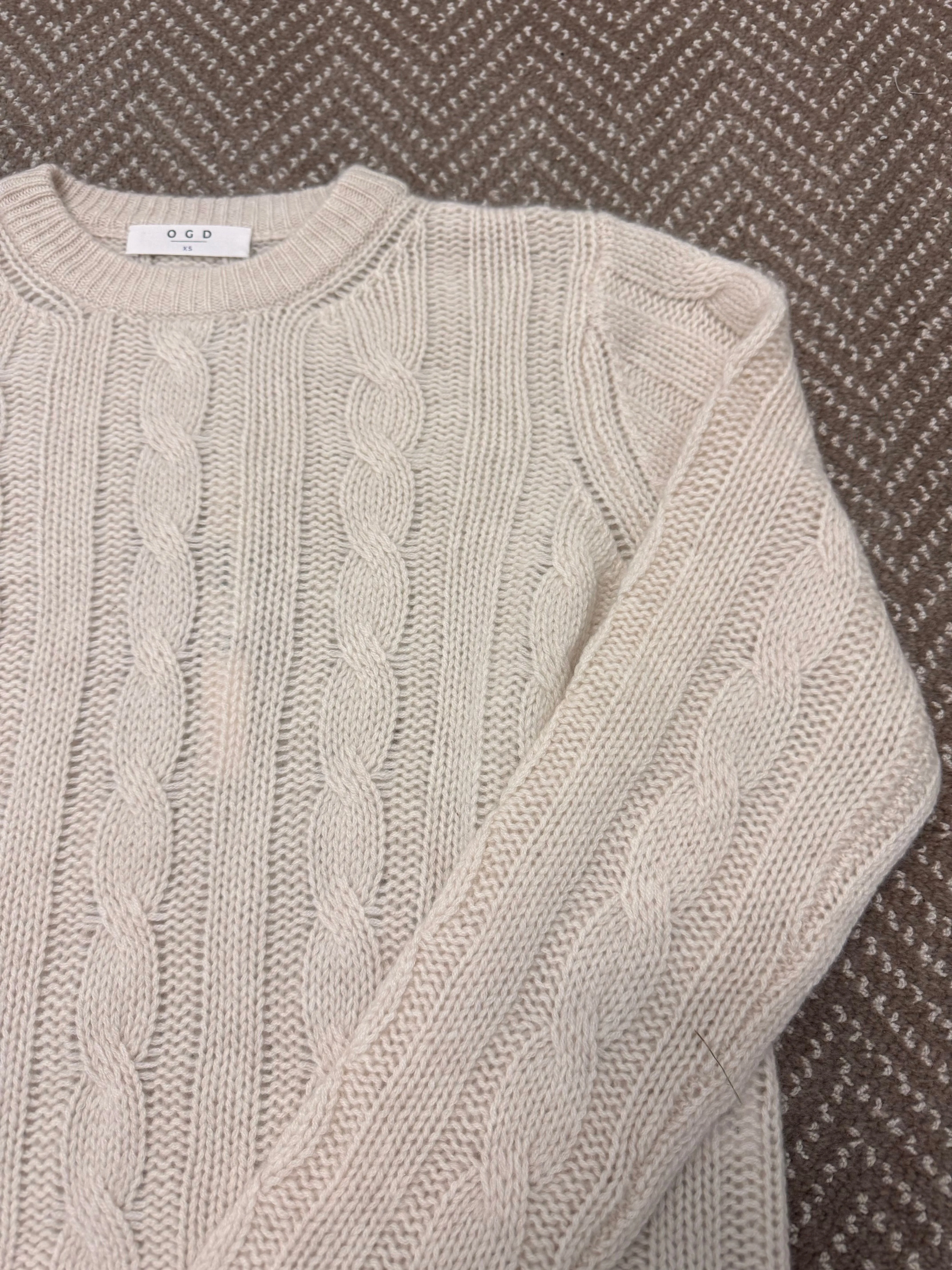 ONE GREY DAY MEL CASHMERE PULLOVER DoubleLayered Neckline Hypoallergenic fabric