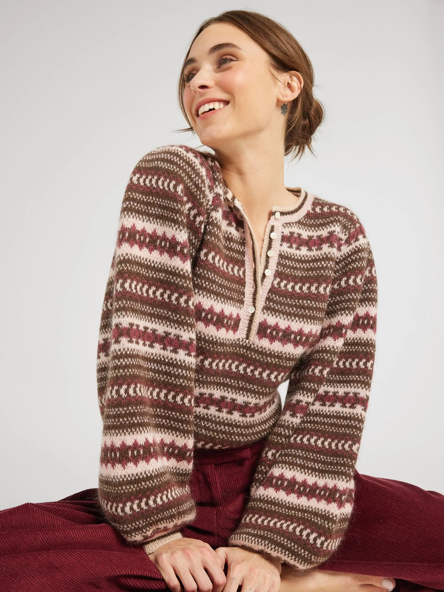 Durable Reinforced Elbows MultiPocket Configuration Paulina Pullover in Caf?? de Olla