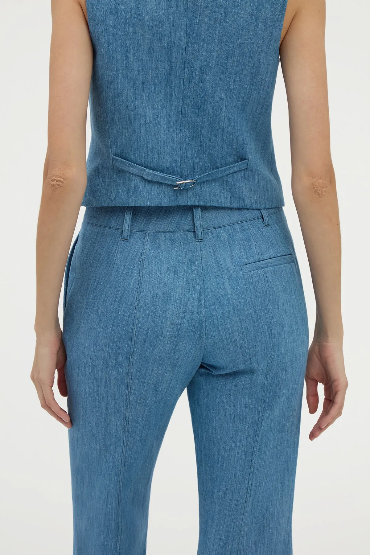 Printed top Rhein Flare Pant in Medium Blue Recycled Cotton Linen Denim