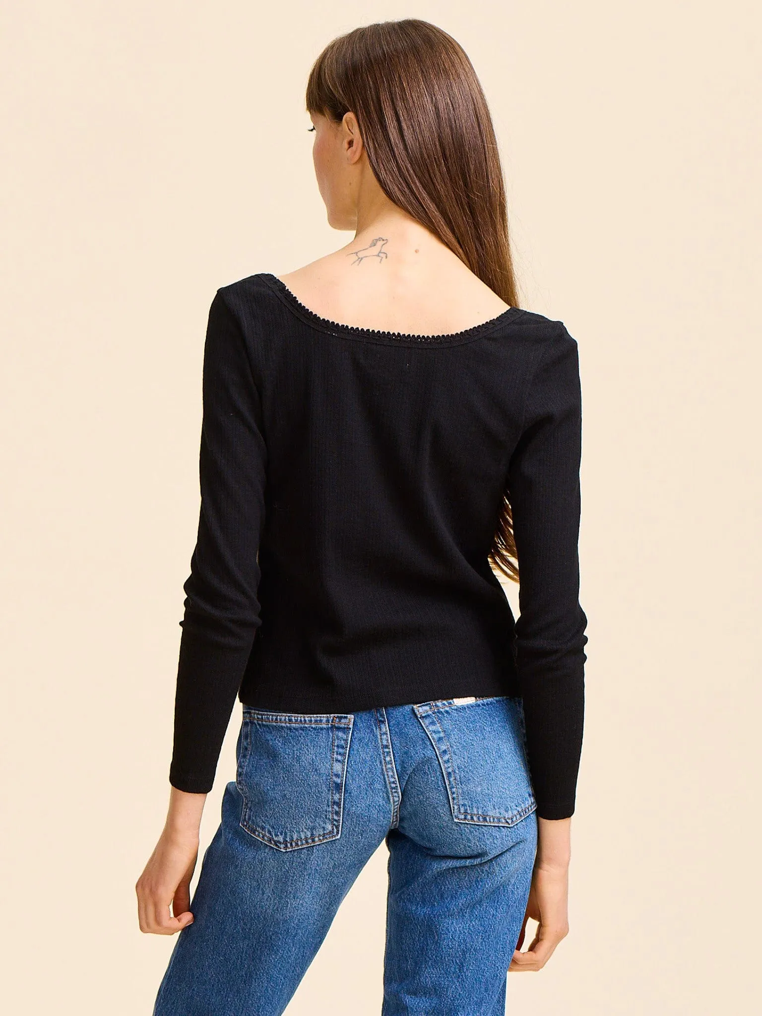 Sally Pointelle Tee in Black FlexibleLayeredConstruction AntiOdorTreatment