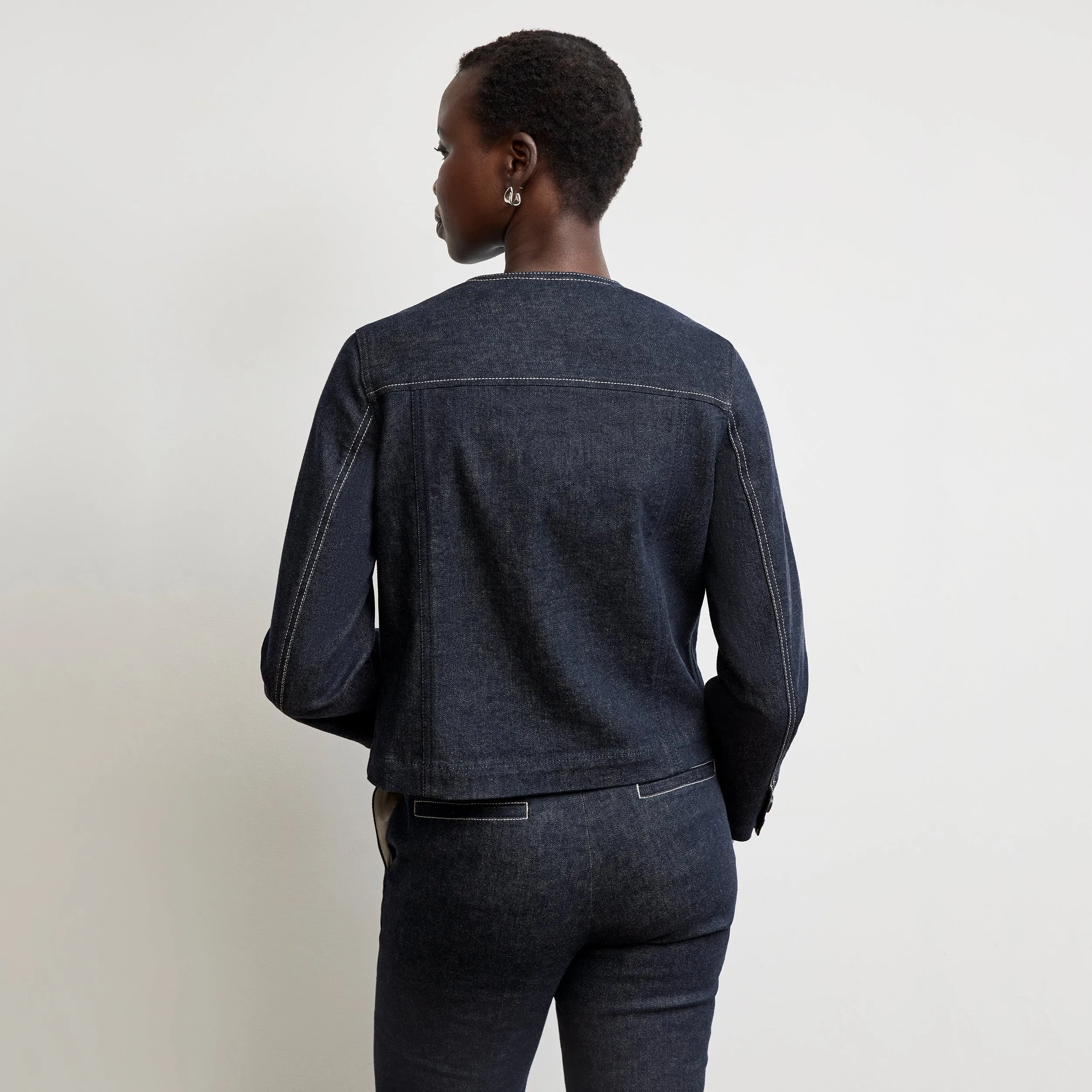Moisture Wicking Layer Kane Cropped Jacket - Stretch Denim :: Midnight Wash