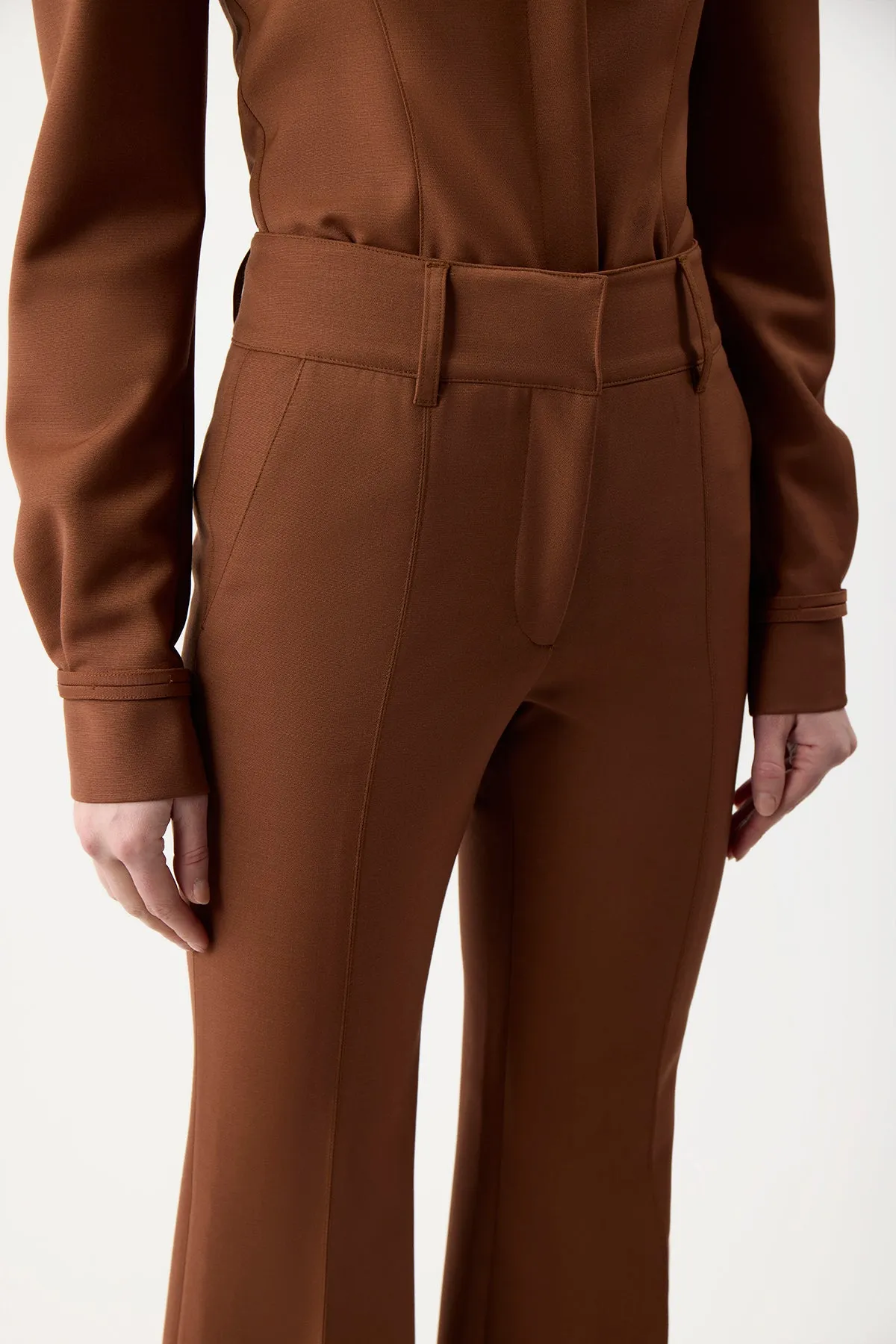 Smooth Stitching TwoToneEffect Rhein Pant in Cognac Sportswear Wool