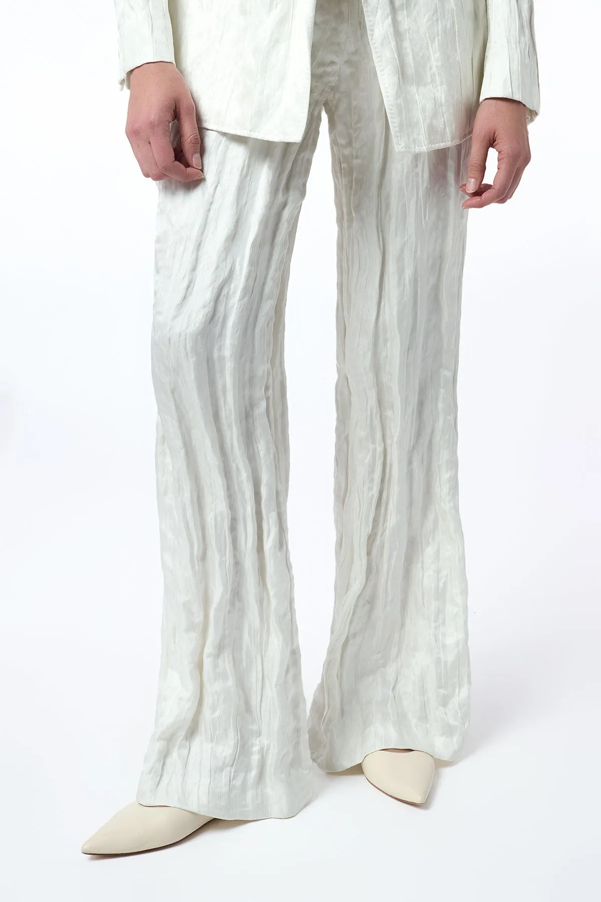 QuickDryConstruction Tagless Neckline Design Norman Wide-Leg Pant in Ivory Metallic Crinkled Silk