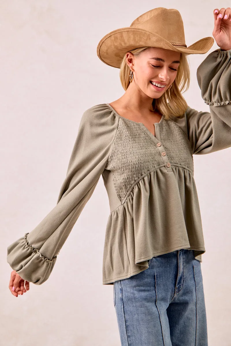 Weekend Ready IT4501S-01 | EMBOSSED RIB KNIT TOP WITH SMOKING BALLOON SLEEVES