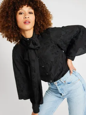 Stylish T-shirt Sustainable Textile Gigi Top in Black Jacquard