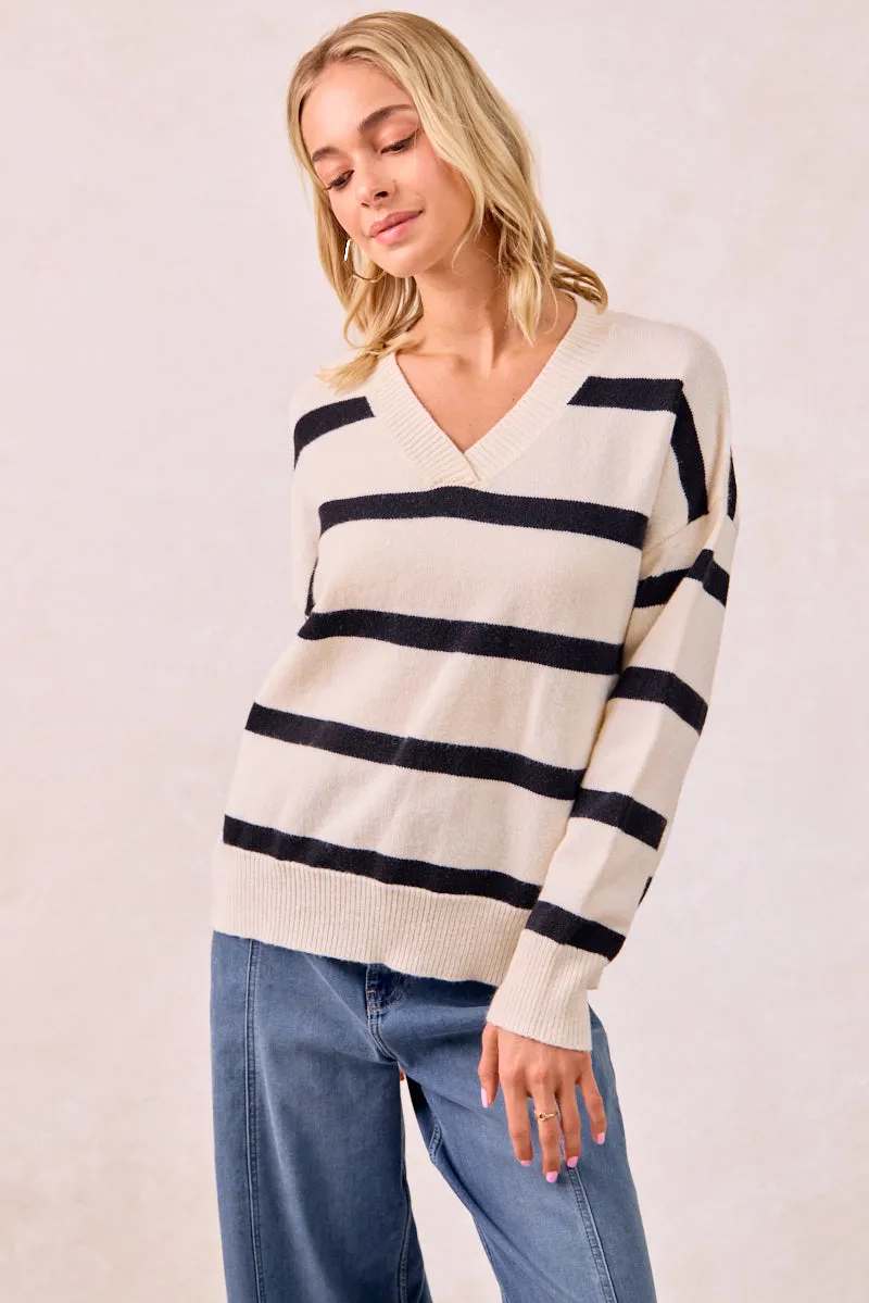 NonBindingWaistline RecycledPolyester IT4307R-01 | SOLID STRIPED KNIT SWEATER TOP WITH V-NECKLINE