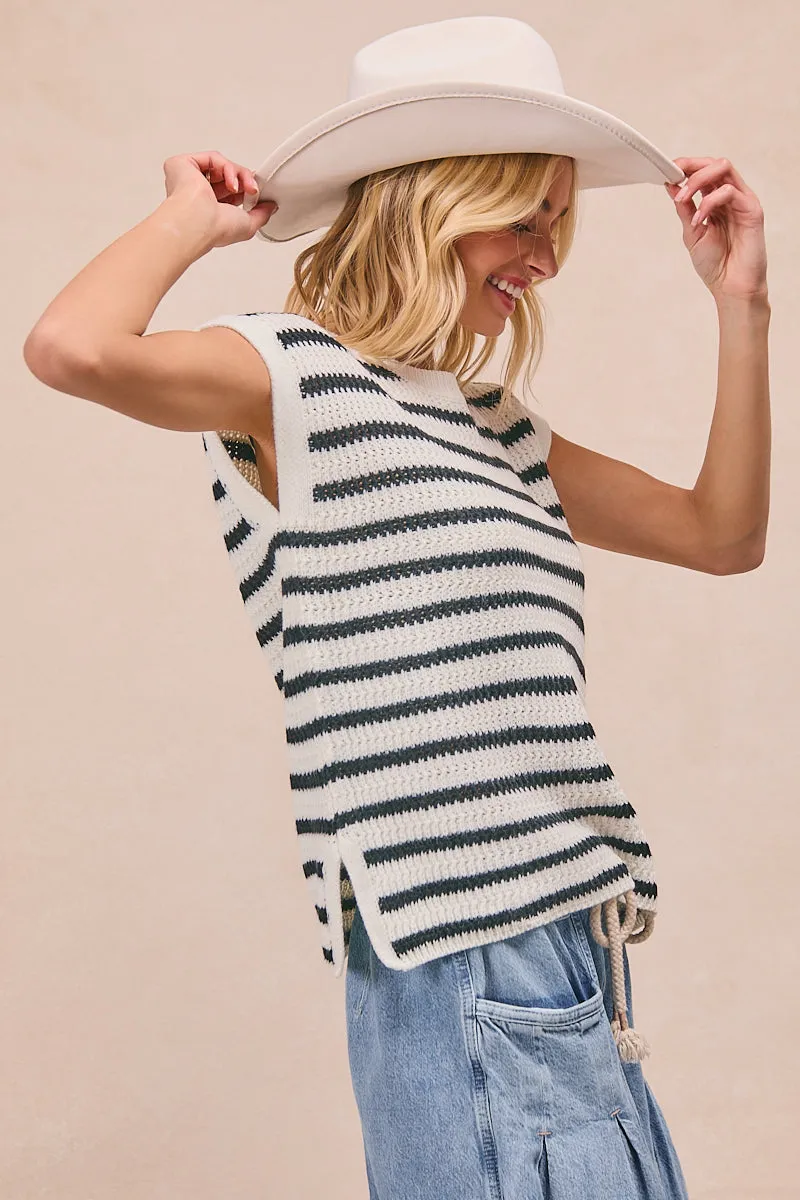IT1000R-05 | STRIPED WITH TEXTURED SLEEVELESS KNIT TOP WeatherproofZipper Elastic Binding