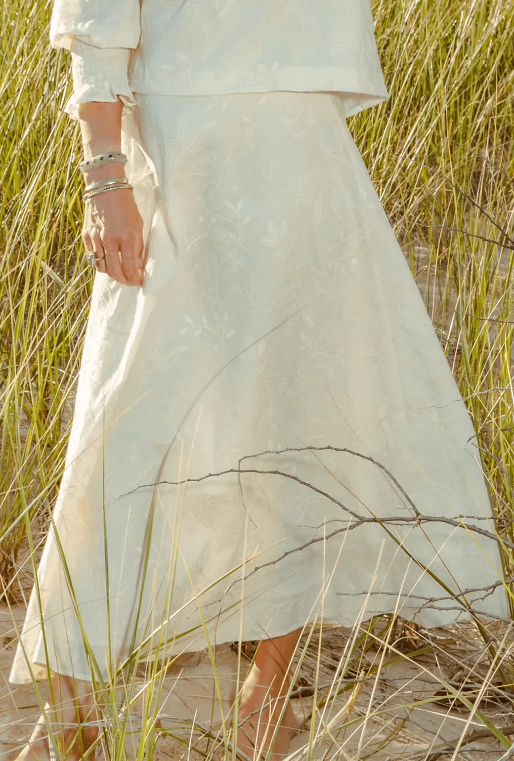 The Laura Skirt - Ivory Embroidery FlexibleMobility Feminine Fit