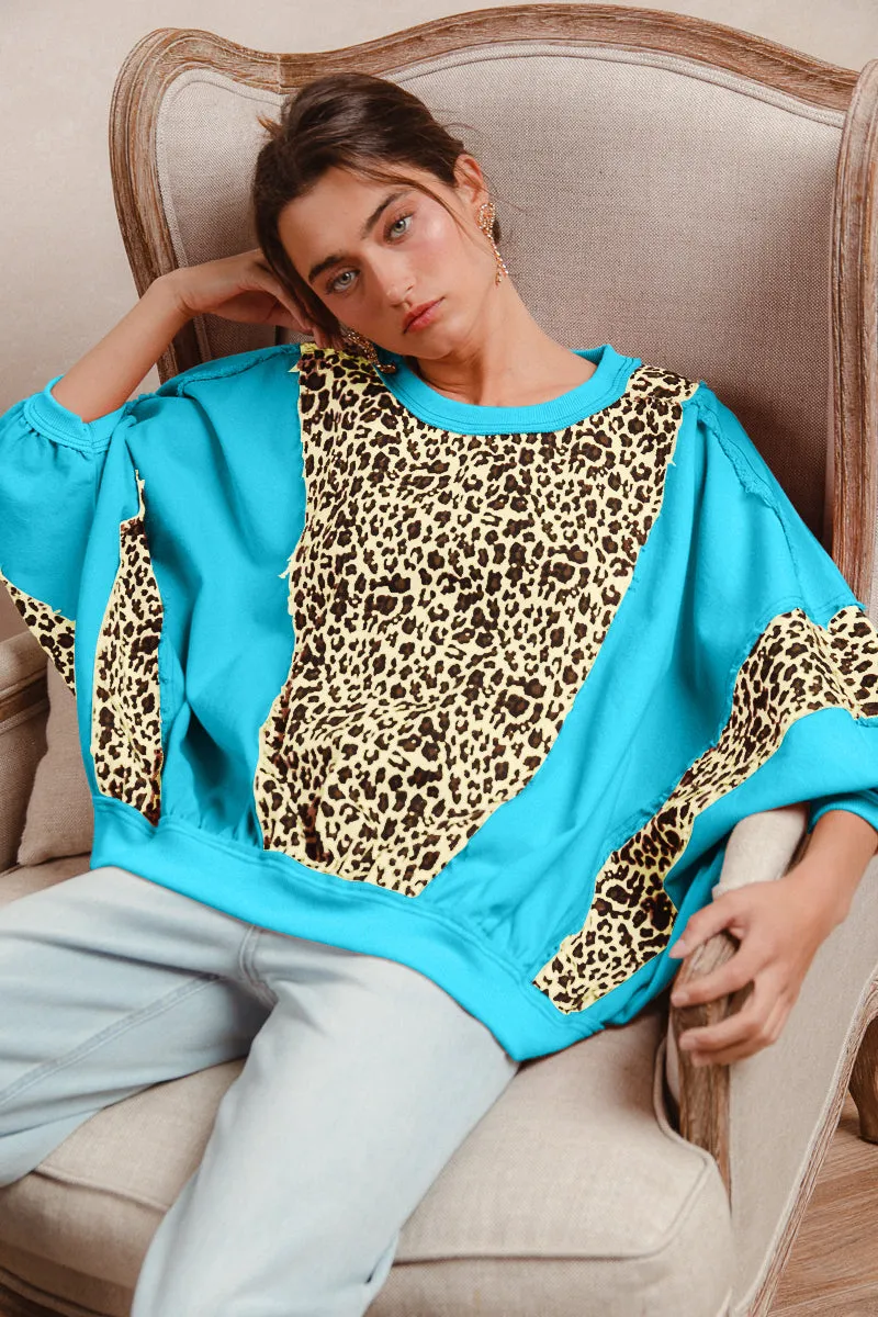 IT3811R-01 | WASHED LEOPARD AND LT DENIM MIXED LOOSE TOP WITH CONTASRT STITCH High Collar Design