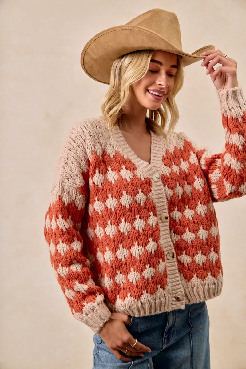 Waterproof Stitch Details Crisp Layer IT4706-01 | TEXTURED SWEATER CARDIGAN WITH BUTTONED CLOSURE