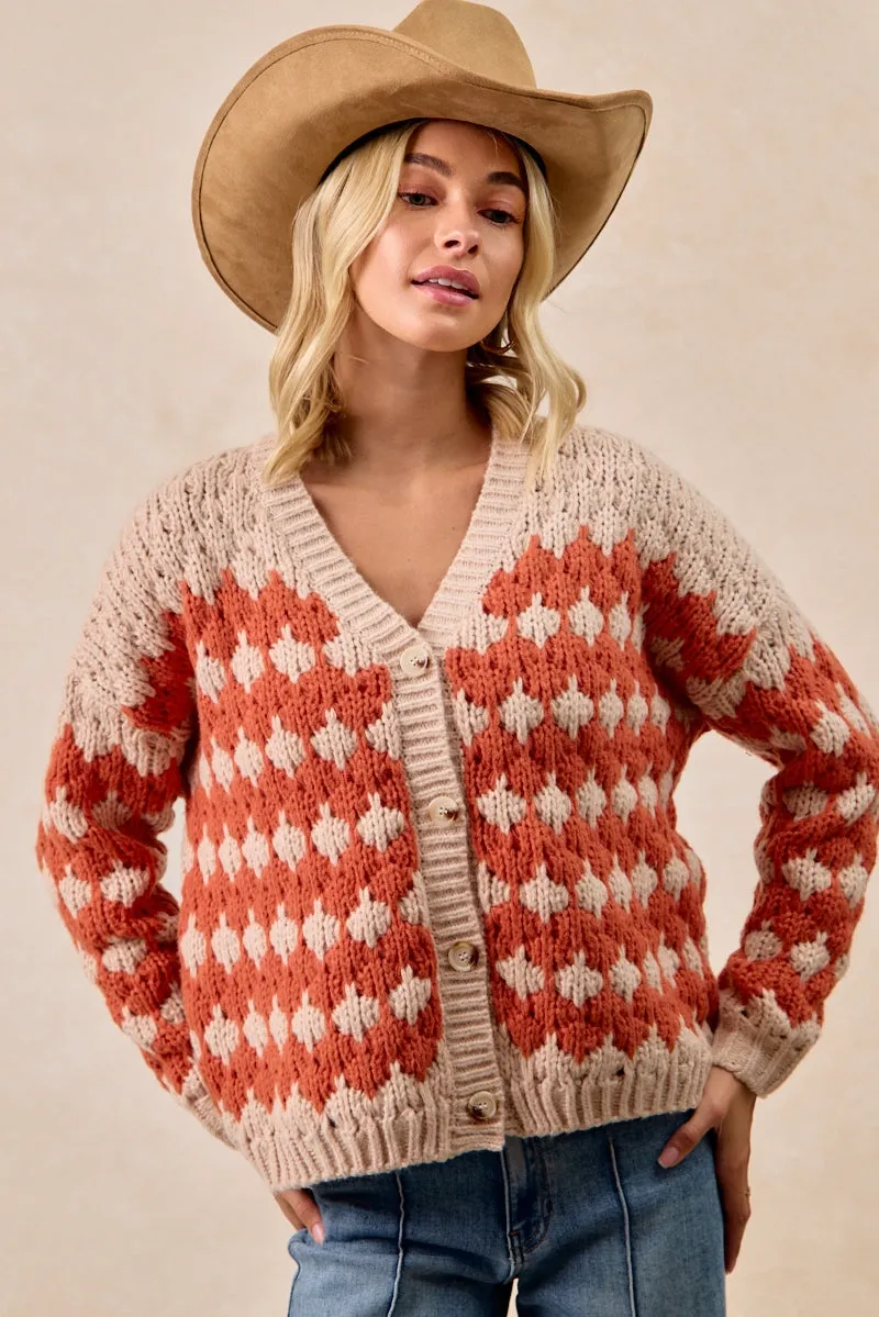 IT4706-01 | TEXTURED SWEATER CARDIGAN WITH BUTTONED CLOSURE Light Outdoor Layer Quick Access Pockets