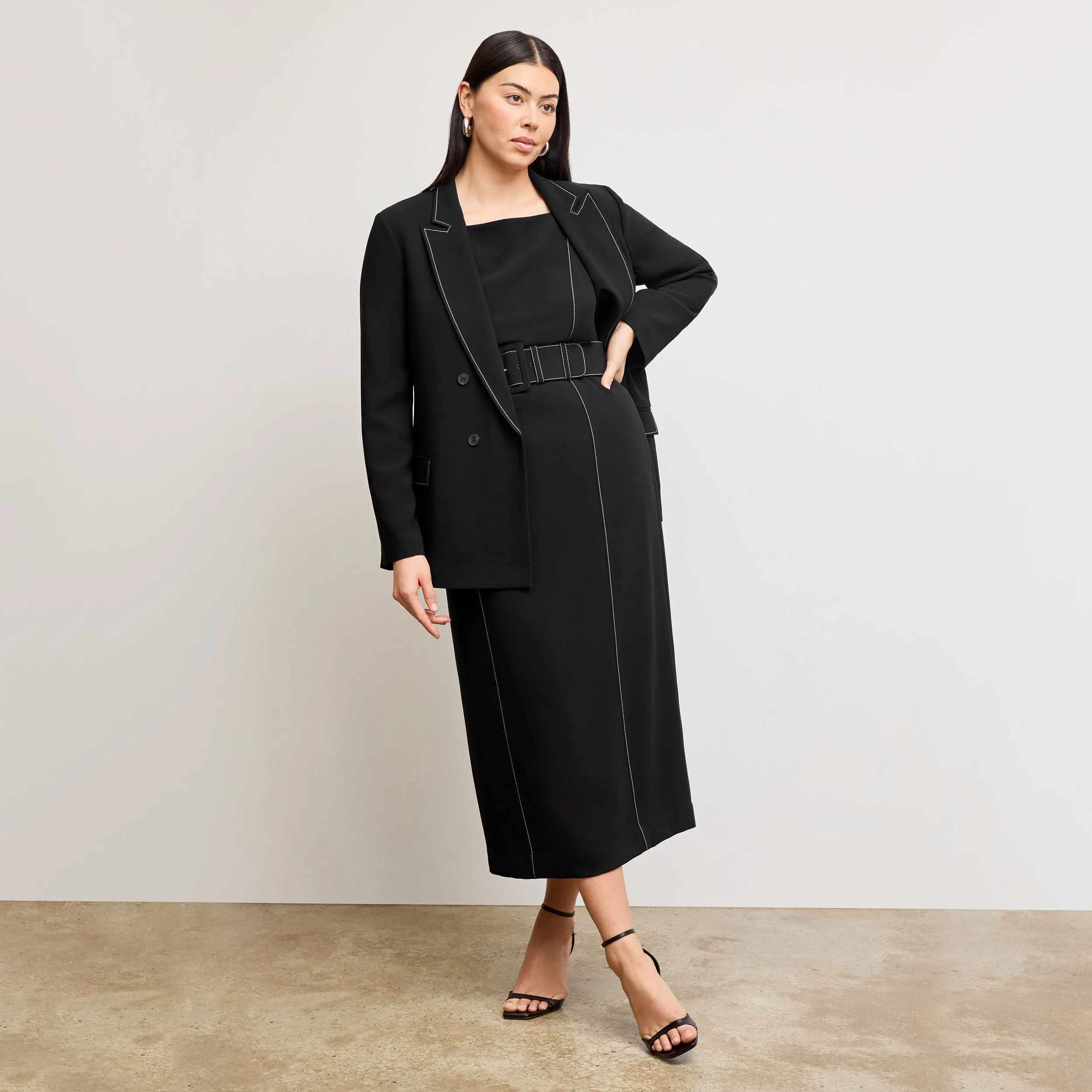 ComfortStretch SeamlessConstruction O'Hara Boyfriend Blazer - Everyday Crepe with Topstitch :: Black