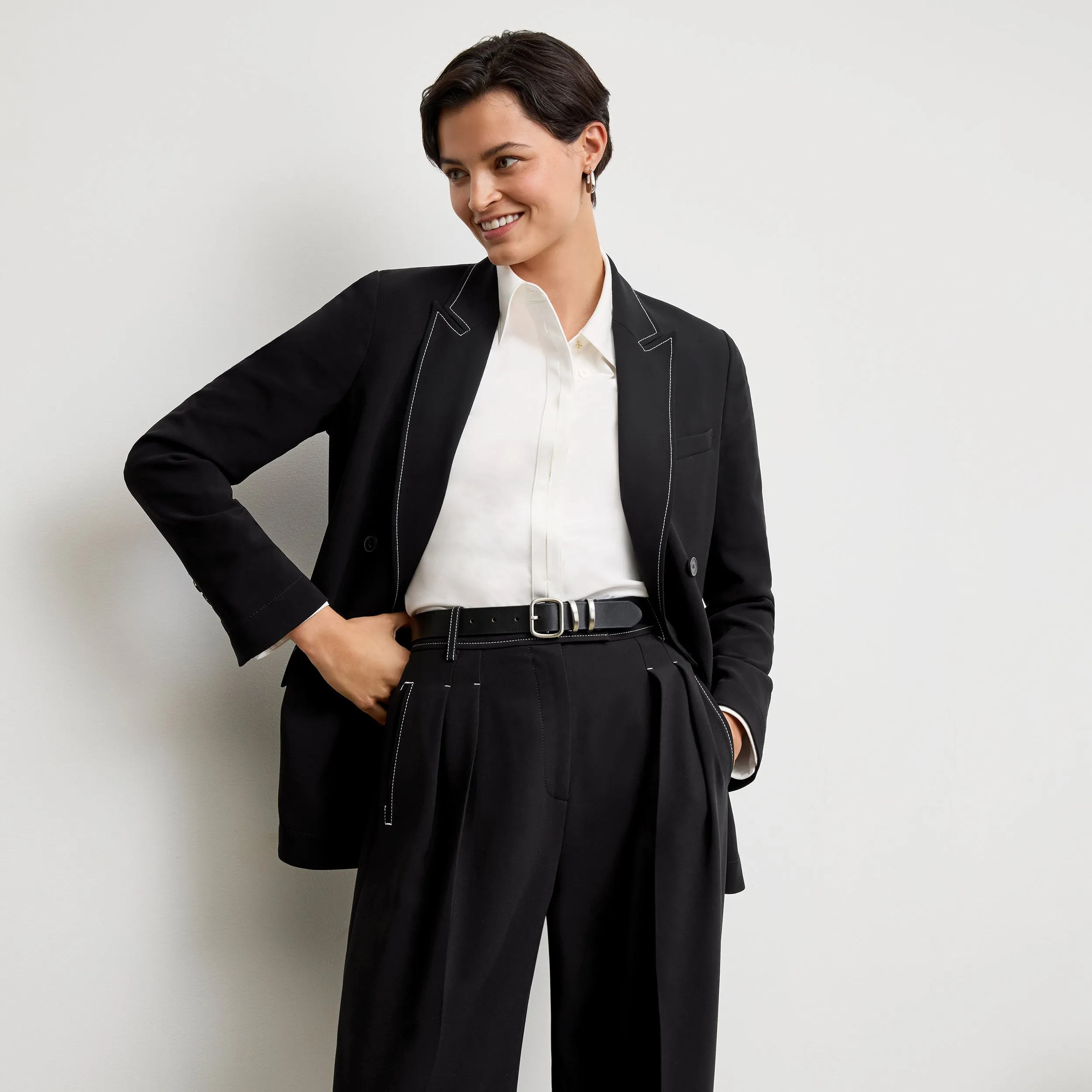 O'Hara Boyfriend Blazer - Everyday Crepe with Topstitch :: Black Slim Fit Shirt