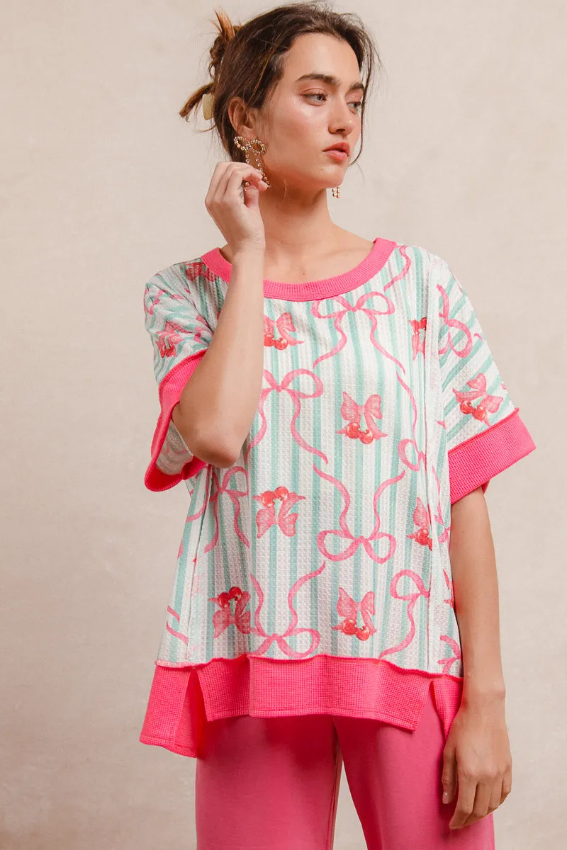 Transitional Look IT4173R-01M | BOW RIBBON PRINTED LOOSE FIT TOP WITH CONTRAST BAND