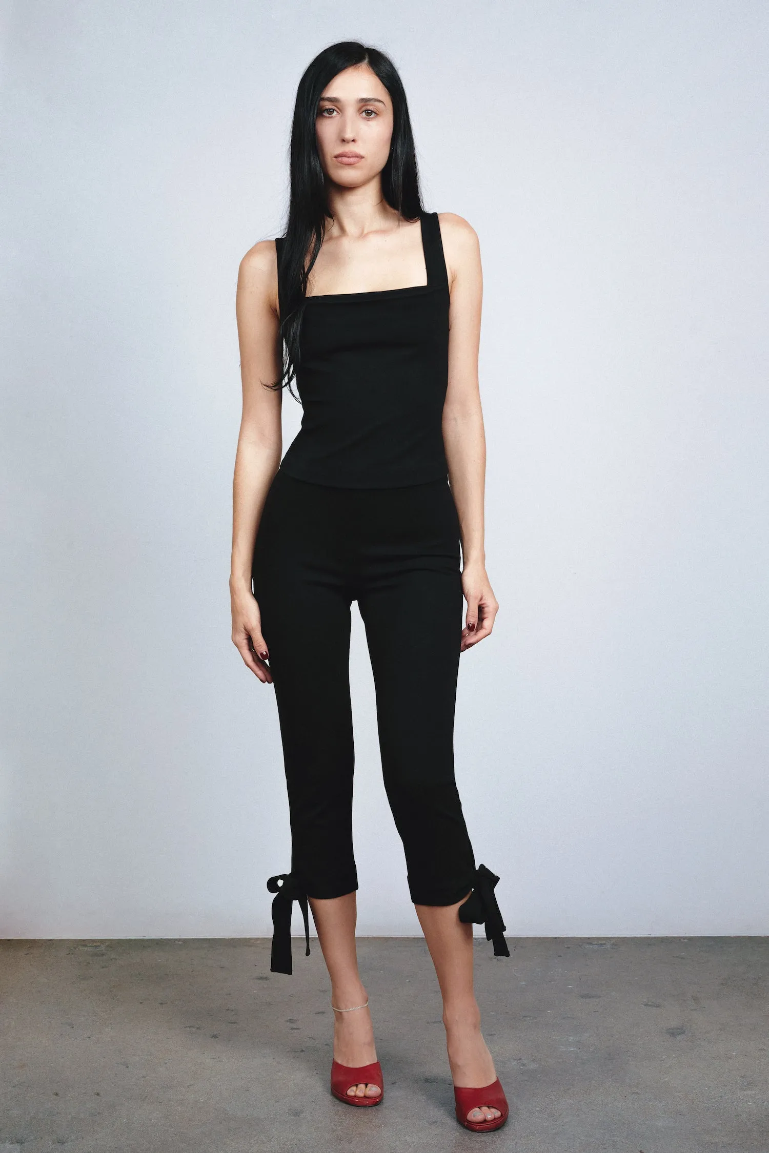 LUNA TOP - BLACK Seamless Construction Design HighStretchElastic