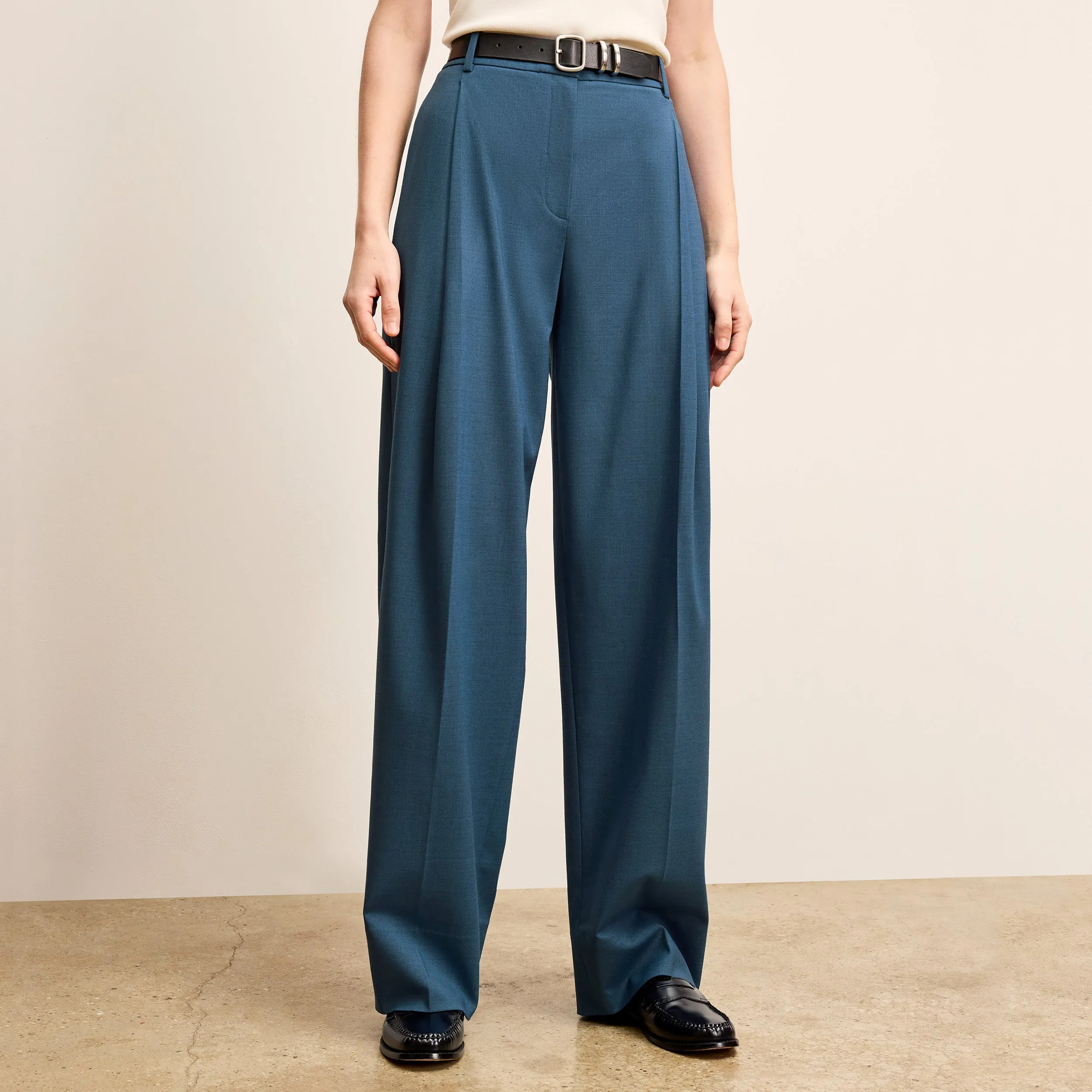 Breathable3DKnit LowProfileDesign VentilatedBack Panel Rina Sculptural Pant - Washable Wool Twill :: Bluebell