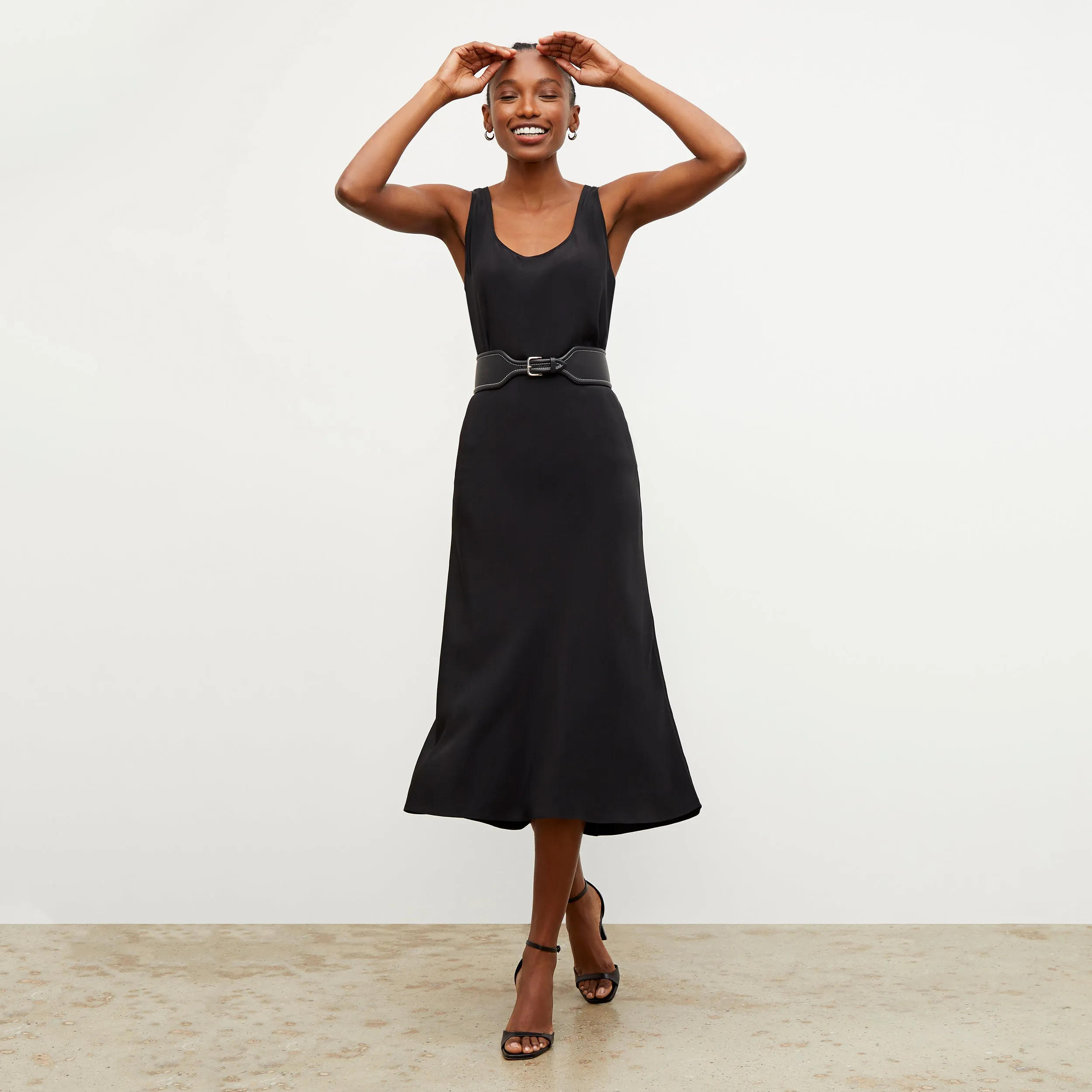 Vicky Tank - Washable Silk :: Black TemperatureRegulatingLining Breathable Lining