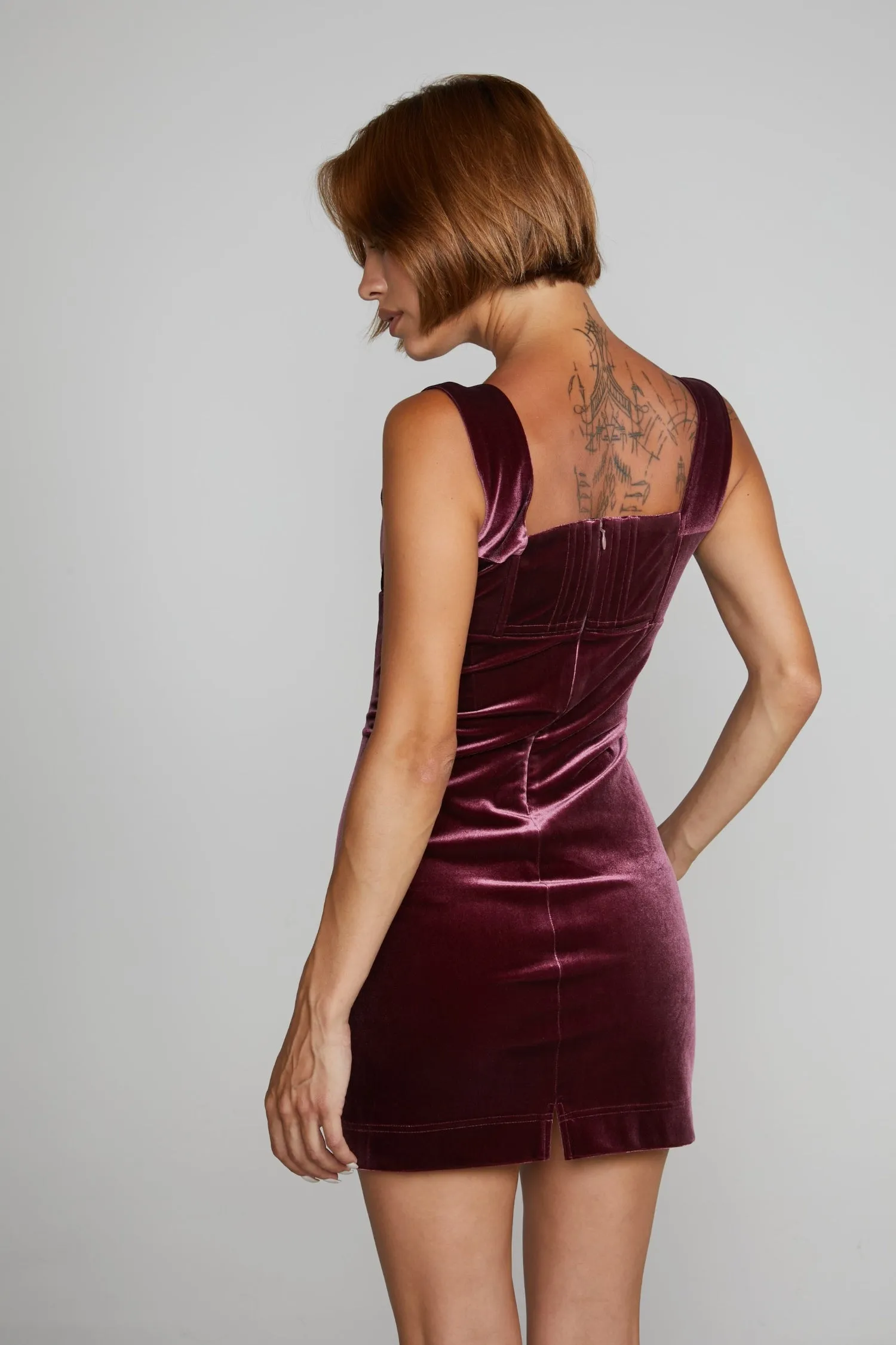 VIVI DRESS - MAROON VELVET ArticulatedElbowShaping SoftTouchFinish