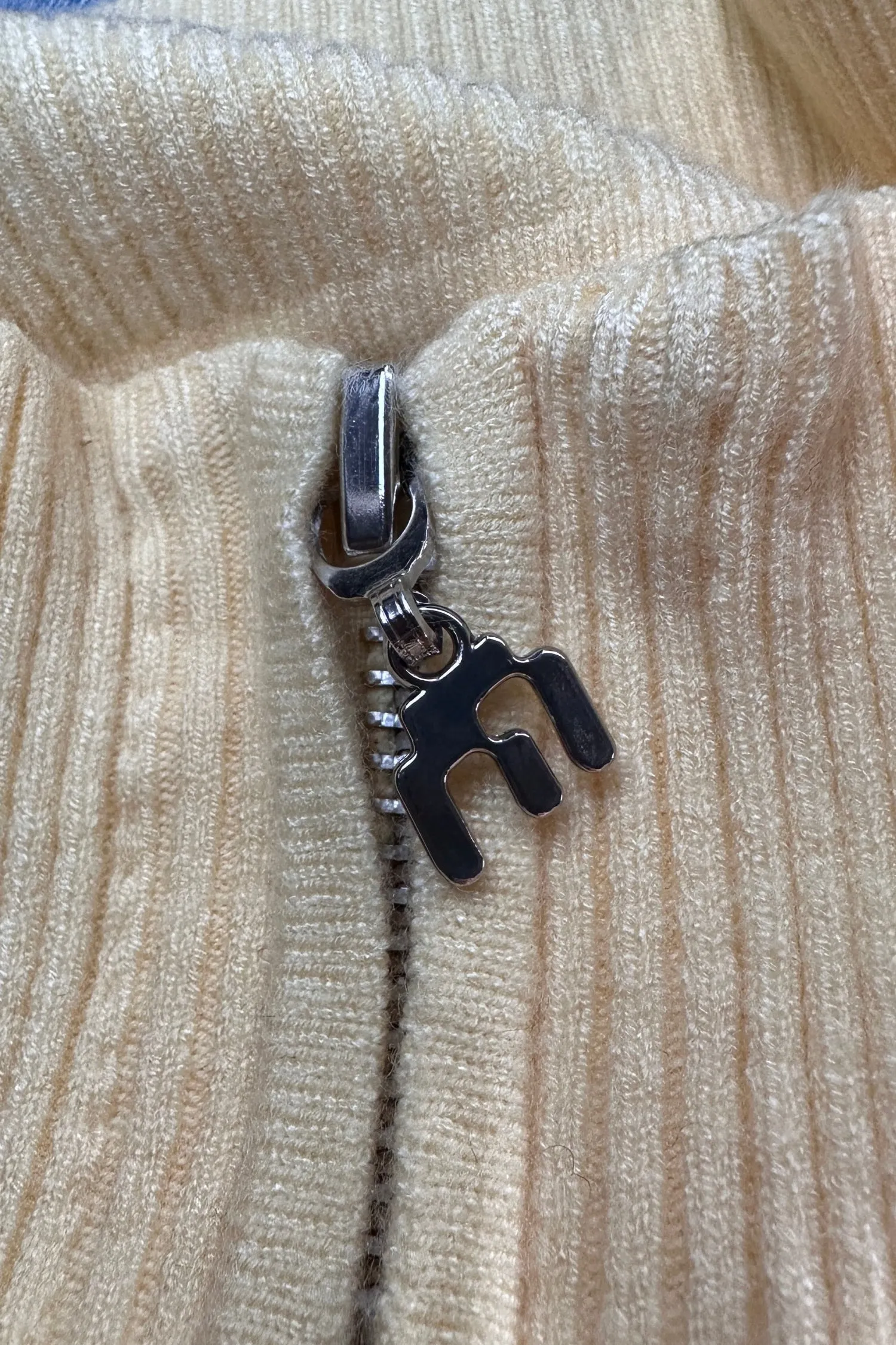 VLAD ZIP UP - BUTTER Minimalist Design