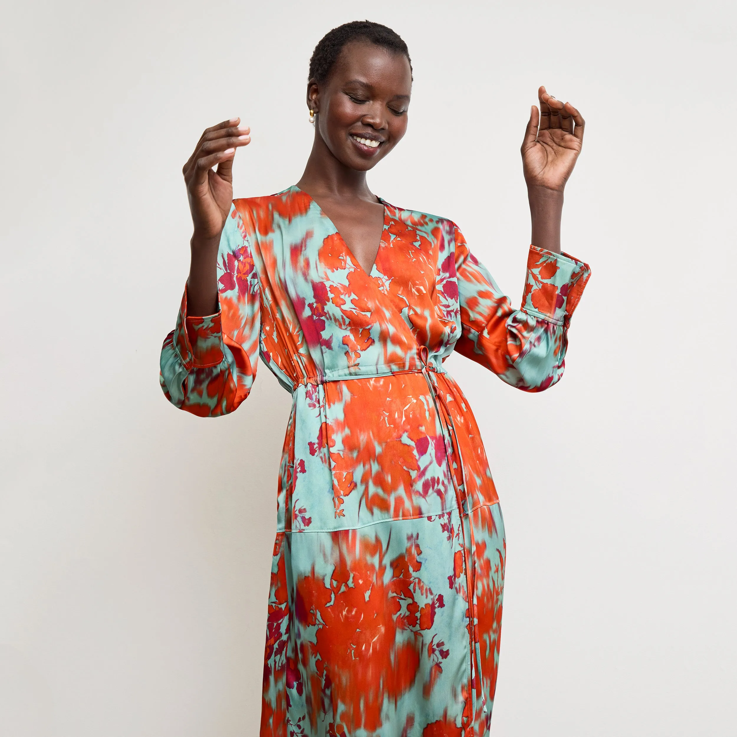 WrinkleFree Weaving Lightweight Material Water Repellent Finish Deana Wrap Dress - Printed Viscose :: Ombre Floral