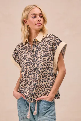 ErgonomicSleeveCut IT4255S-02P | LEOPARD PRINTED BUTTONED COLLARED TOP