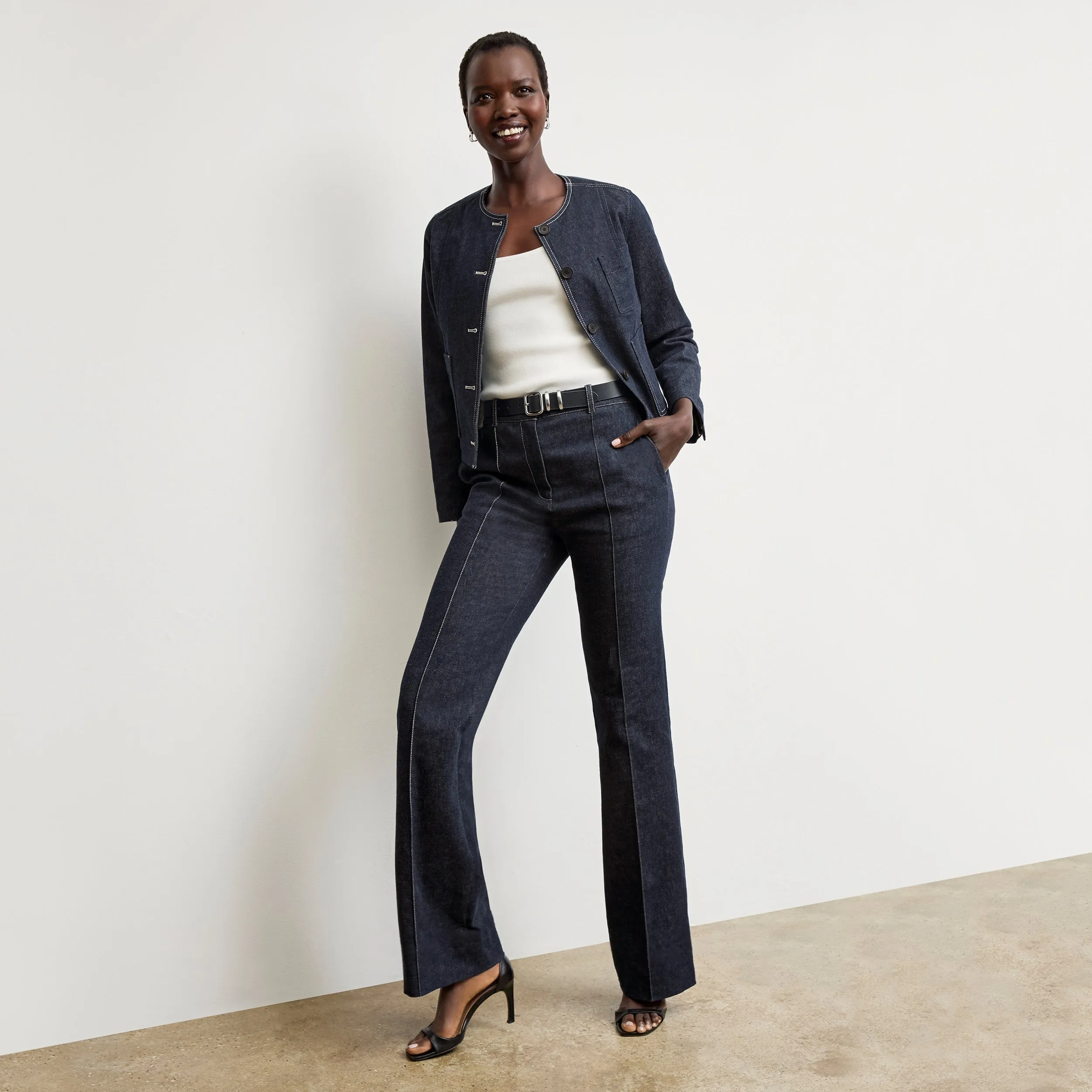 Anti Pilling FrictionFreeNeckline Kane Cropped Jacket - Stretch Denim :: Midnight Wash