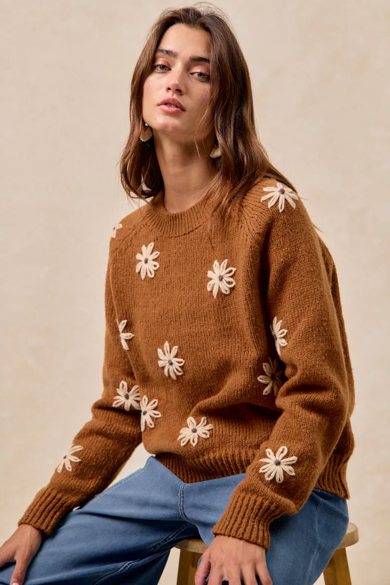 Daywear IT4677-01 | FLOWER EMBROIDERED SWETAER WITH LONG SLEEVES