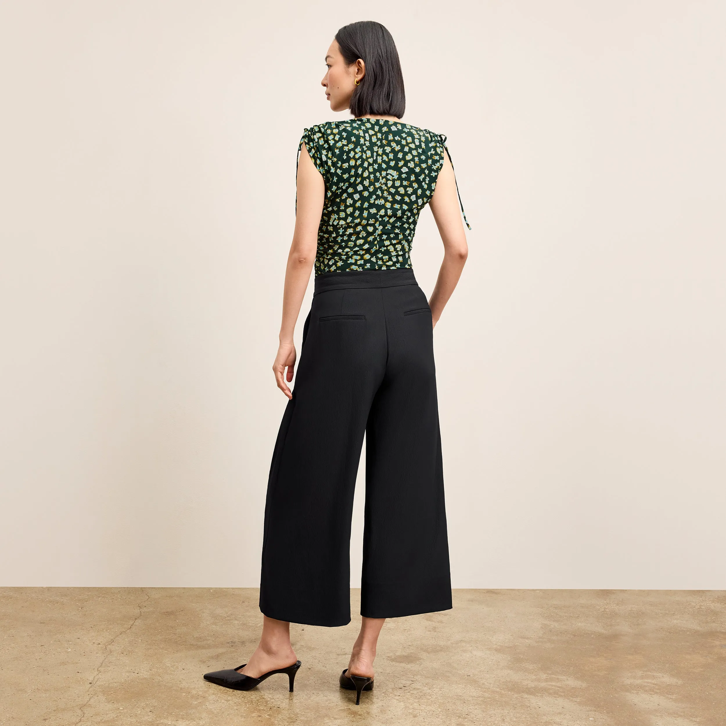 Zhou Culotte - Eco Soft Wave :: Black Snag Free Fabric